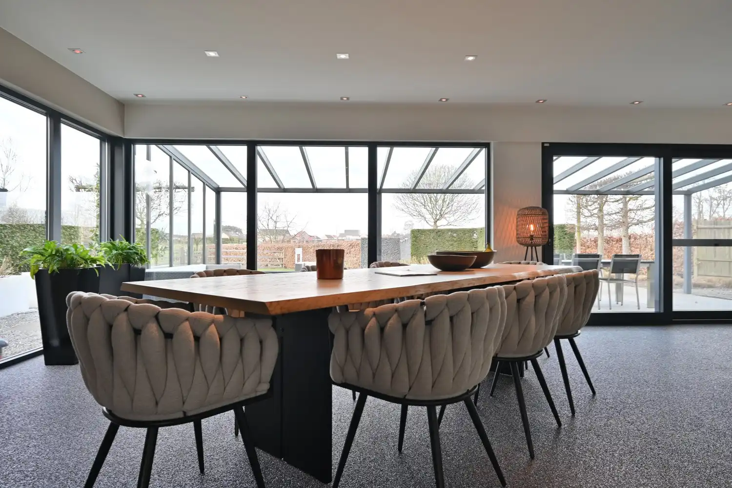 Instapklare topwoning met unieke mogelijkheden op een perceel van 11a75ca in het landelijke Neeroeteren. foto 5