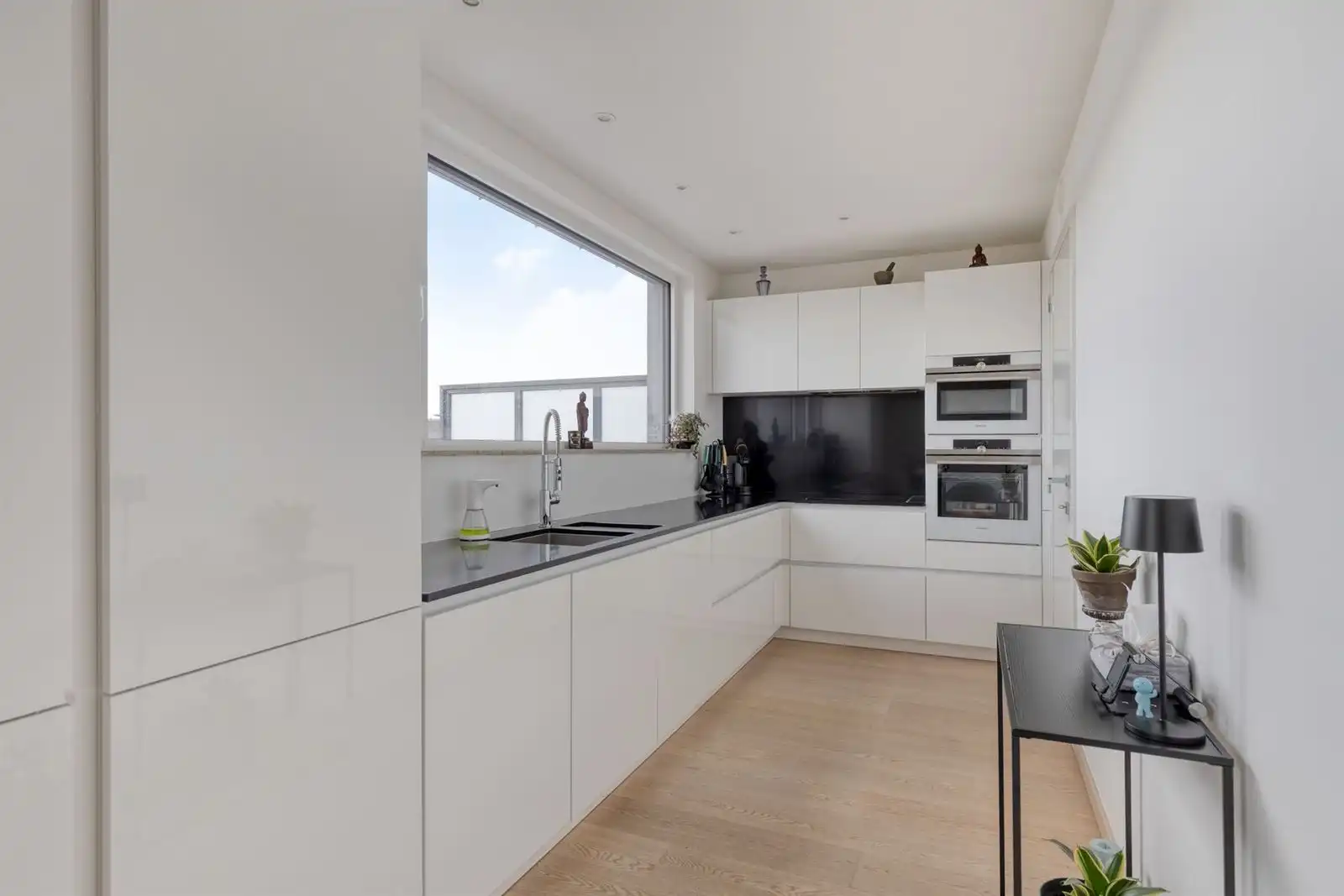 Prachtige penthouse met 3 slaapkamers en dubbel terras foto 8