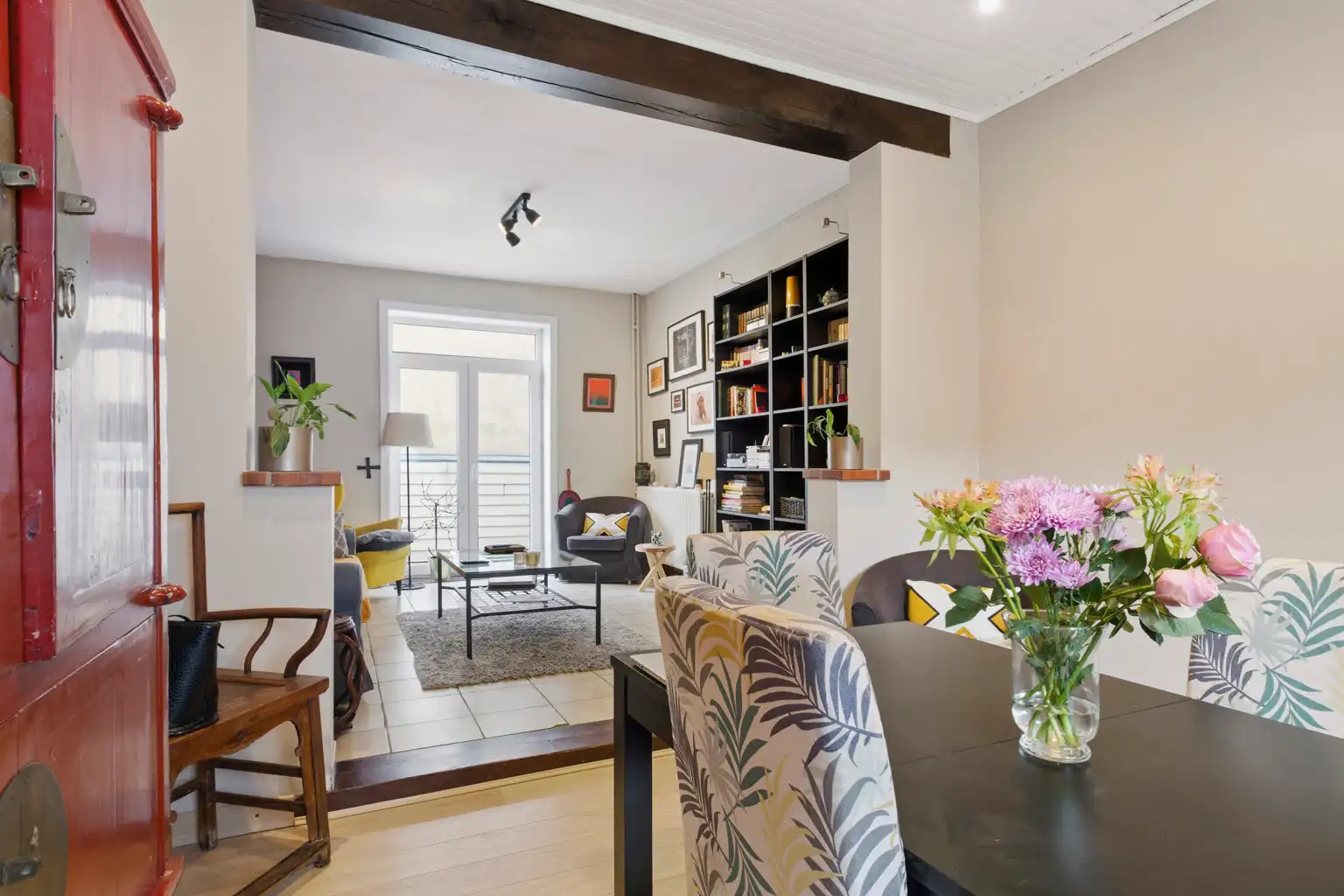 RUIME ALLEENSTAANDE WONING IN DOODLOPENDE STRAAT foto 5