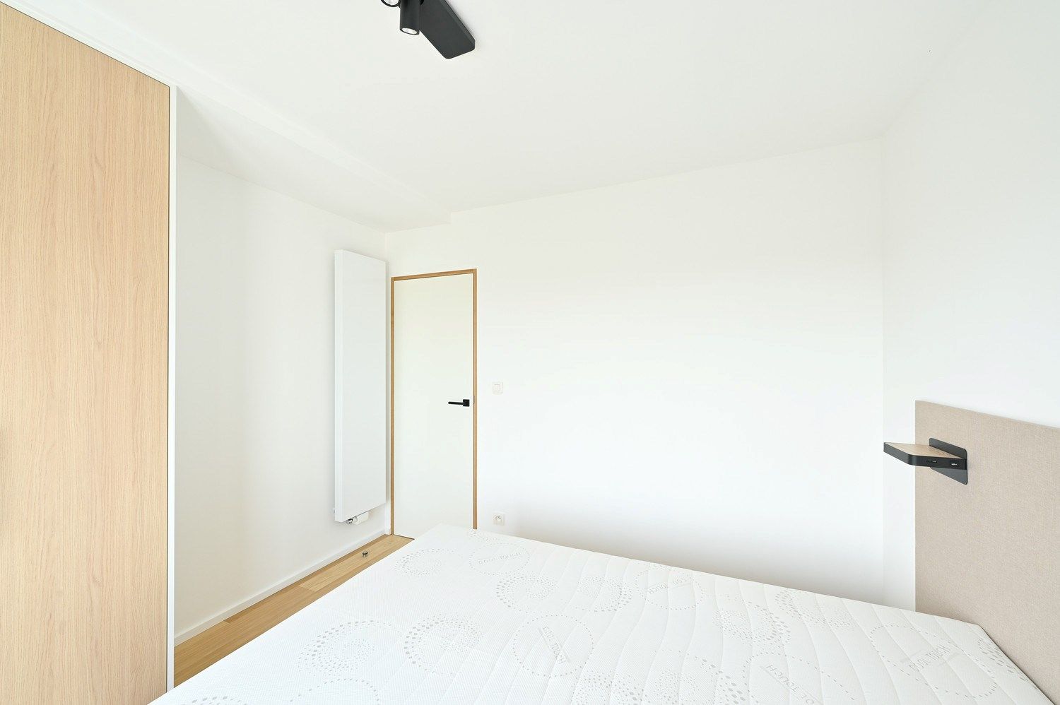 Uitzonderlijk gerenoveerd penthouse met frontaal zeezicht (gevelbreedte 11m) met  riante terrassen (circa. 77m²) gelegen op enkele passen van het Heldenplein.  foto 20