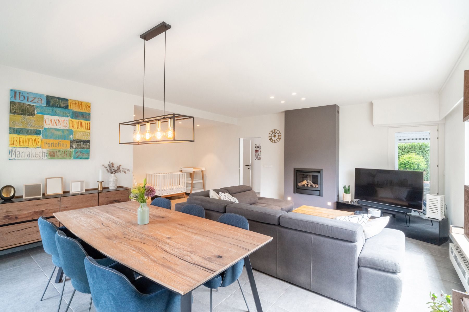 Instapklare en gerenoveerde villa met 3/4 slps en bureau foto 6