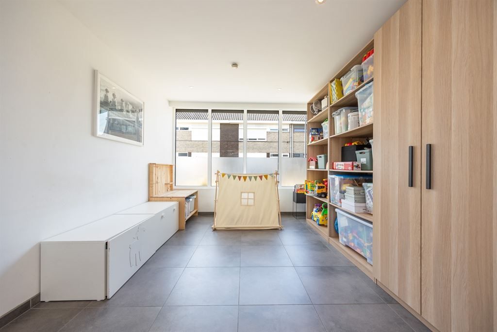 Instapklare woning met garage en gezellige tuin foto 7
