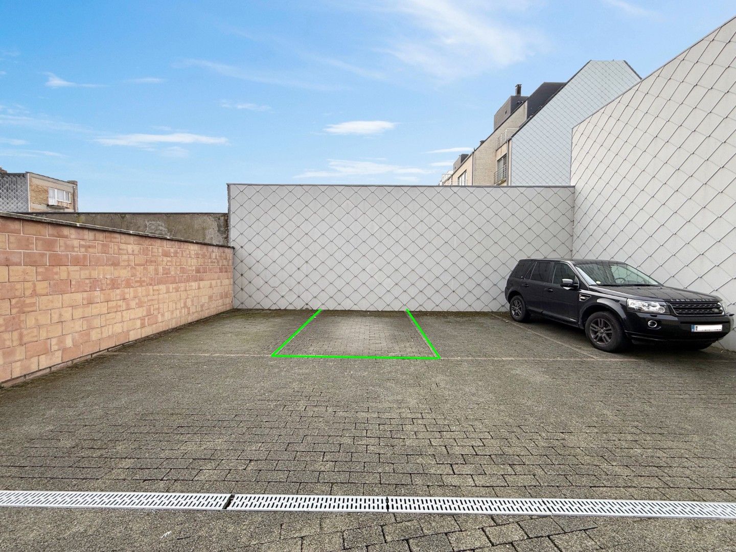 Autostaanplaats te Oostende foto 3