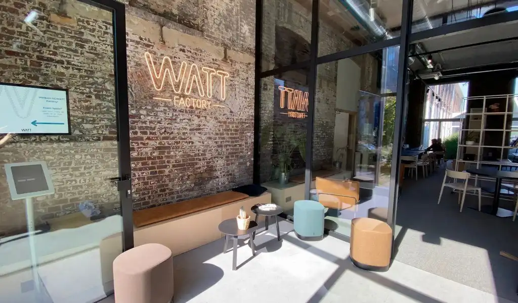 Kantoren in karaktervol gerenoveerd industrieel kantoorgebouw BC Watt Factory foto 2