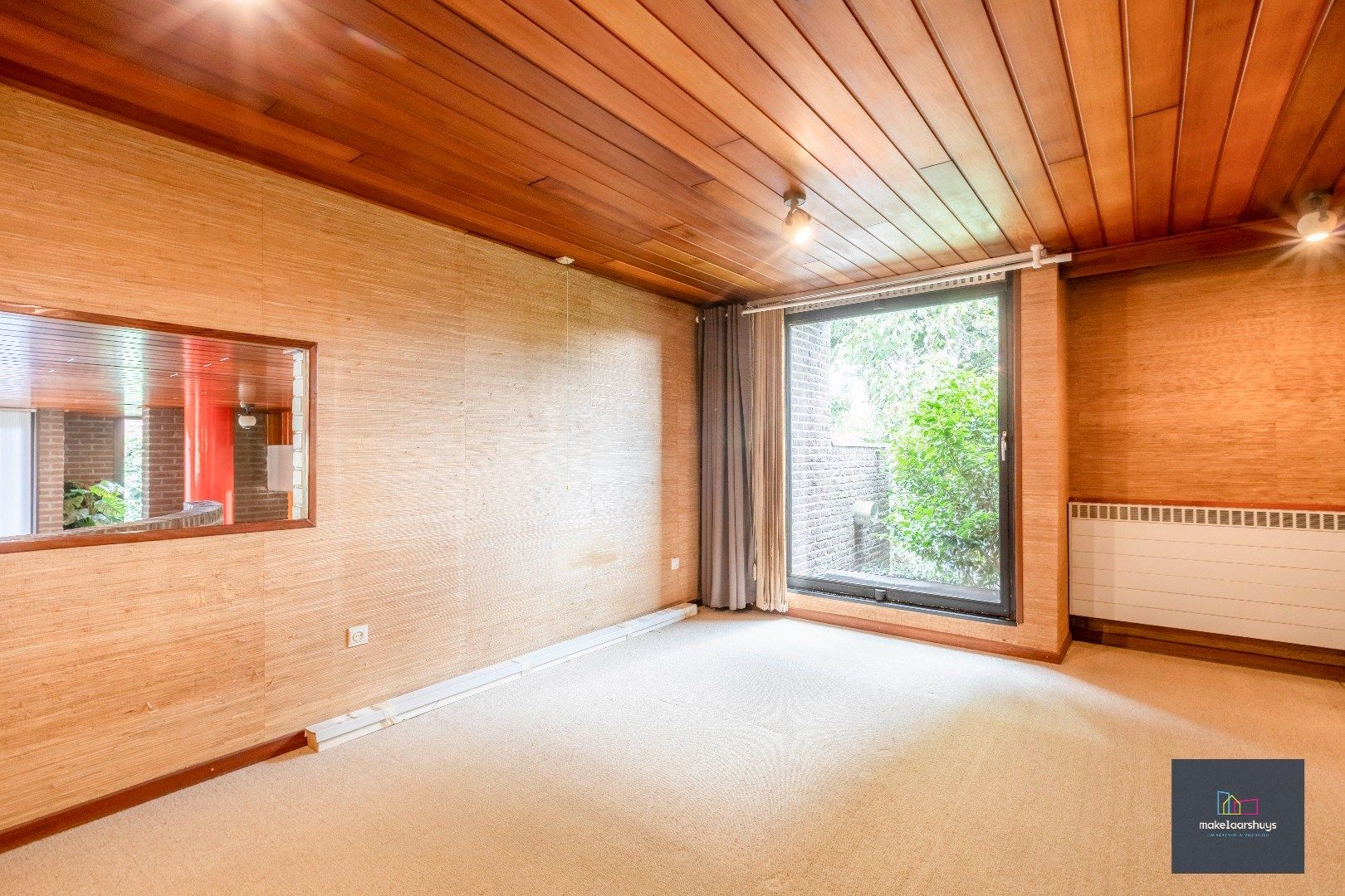 Architecturale woning op een rustige ligging foto 15