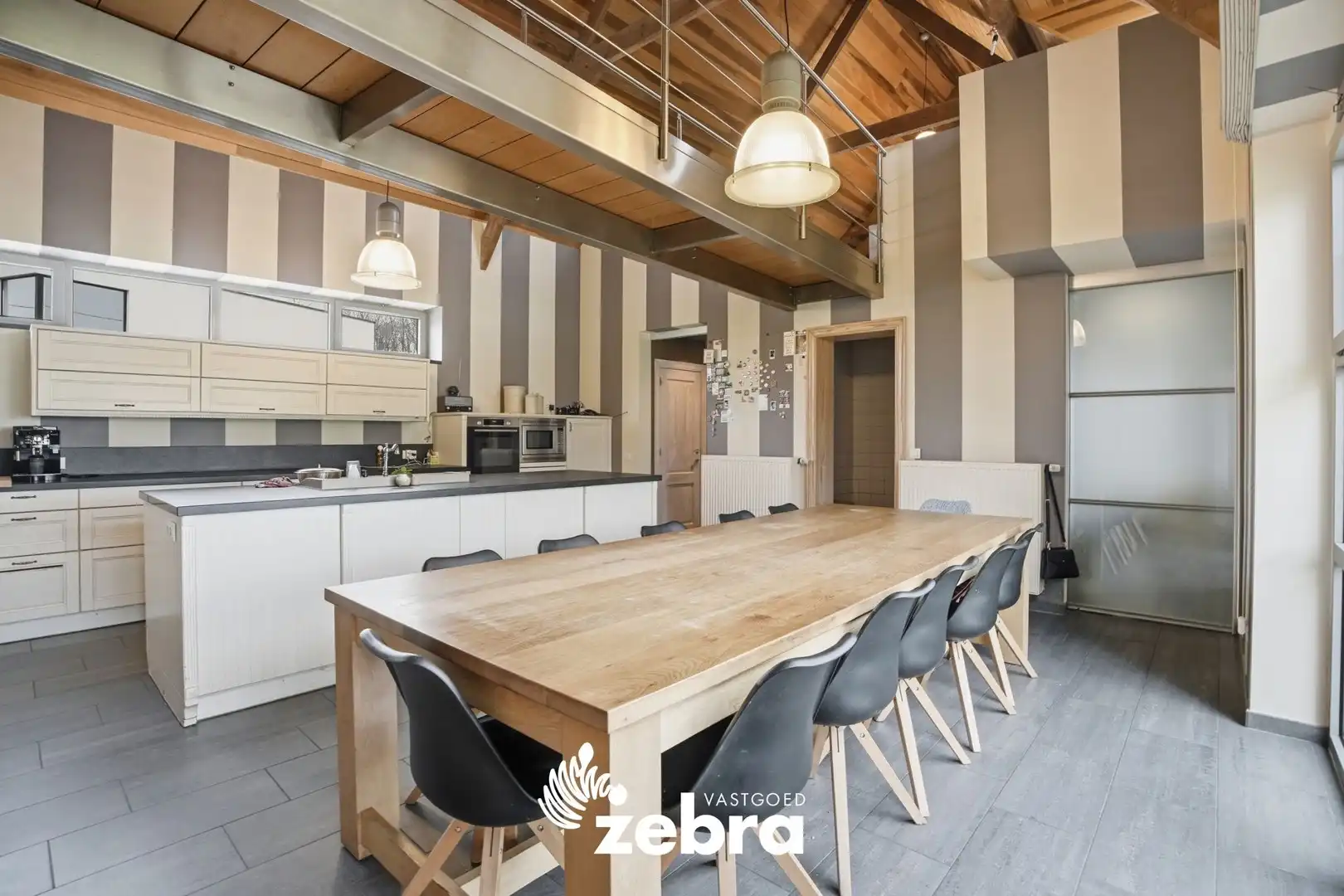 Ruime villa op een prachtig perceel van 11.110m² in groene omgeving! foto 19