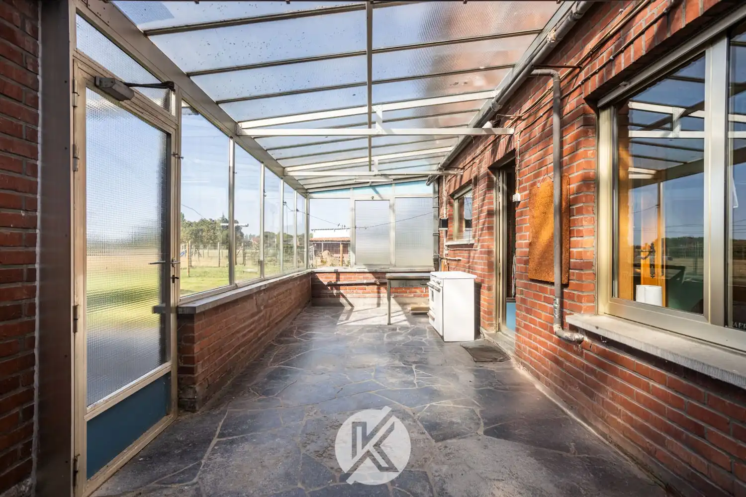 Robuuste woning met omliggende weides foto 23