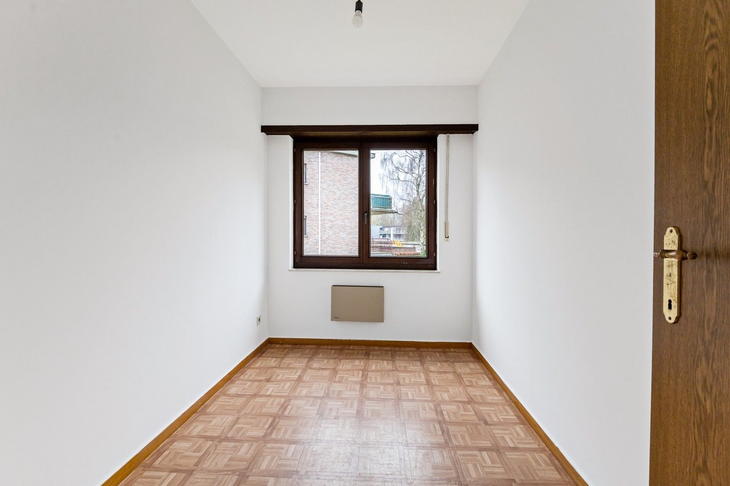 Te renoveren appartement met 3 slaapkamers en groot terras! foto 11