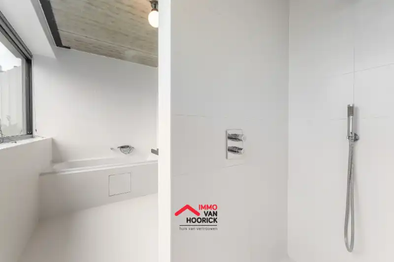 Prachtige ruime instapklare woning ! foto 10