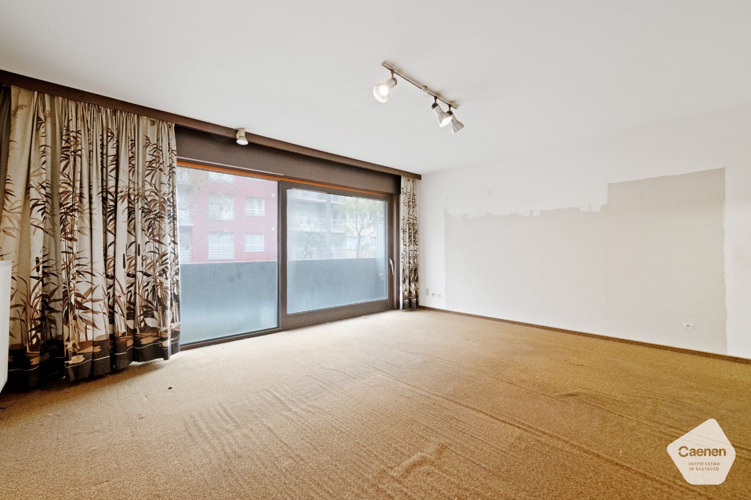 Rustig gelegen te renoveren studio op een rustige locatie foto {{pictureIndex}}