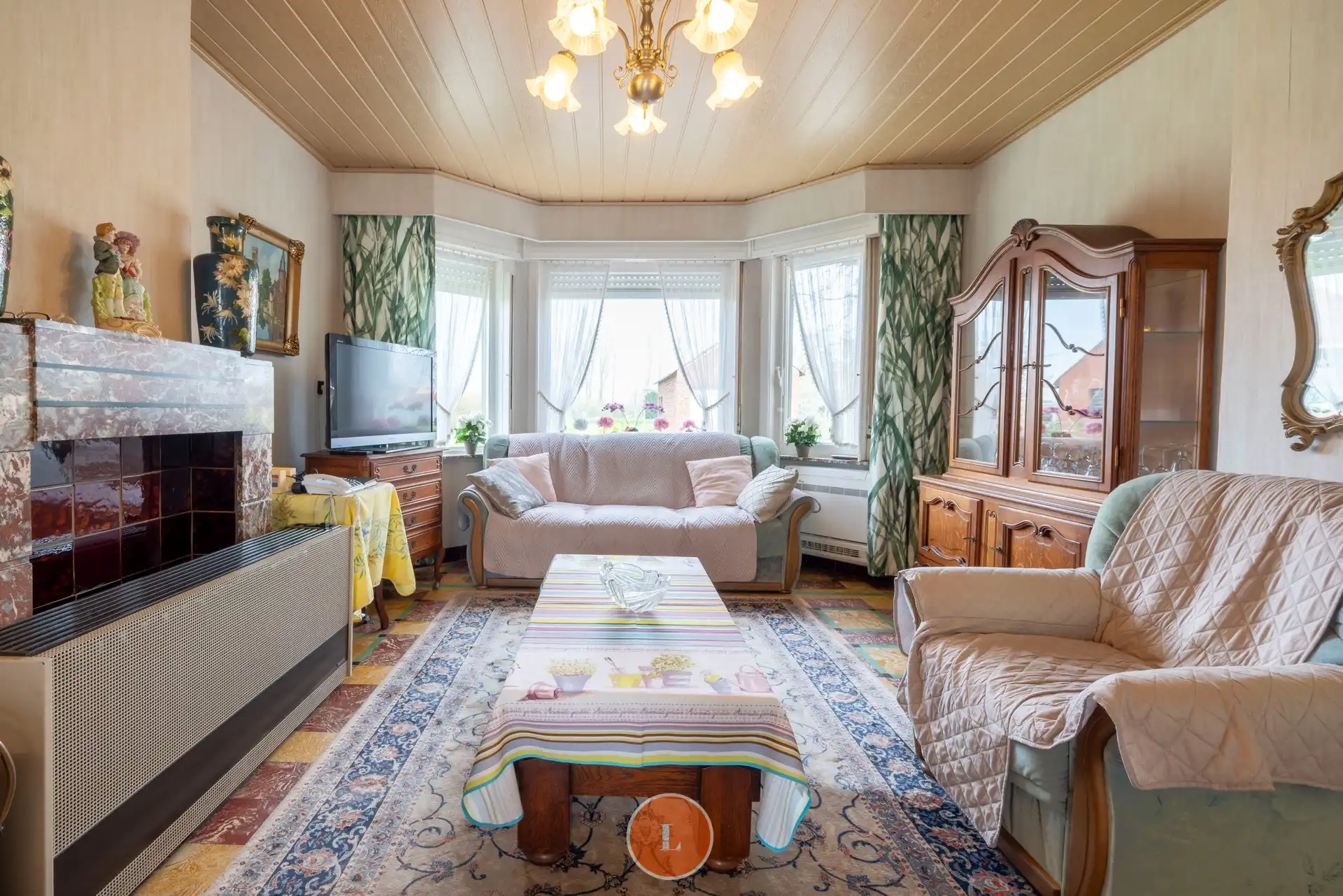 Te renoveren woning met apart bouwperceel op rustige locatie in het groen foto 3