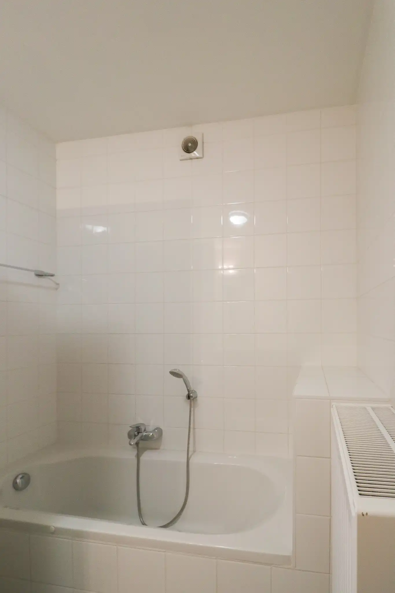 Gelijkvloers appartement met ruime leefkeuken in Wilrijk foto 9