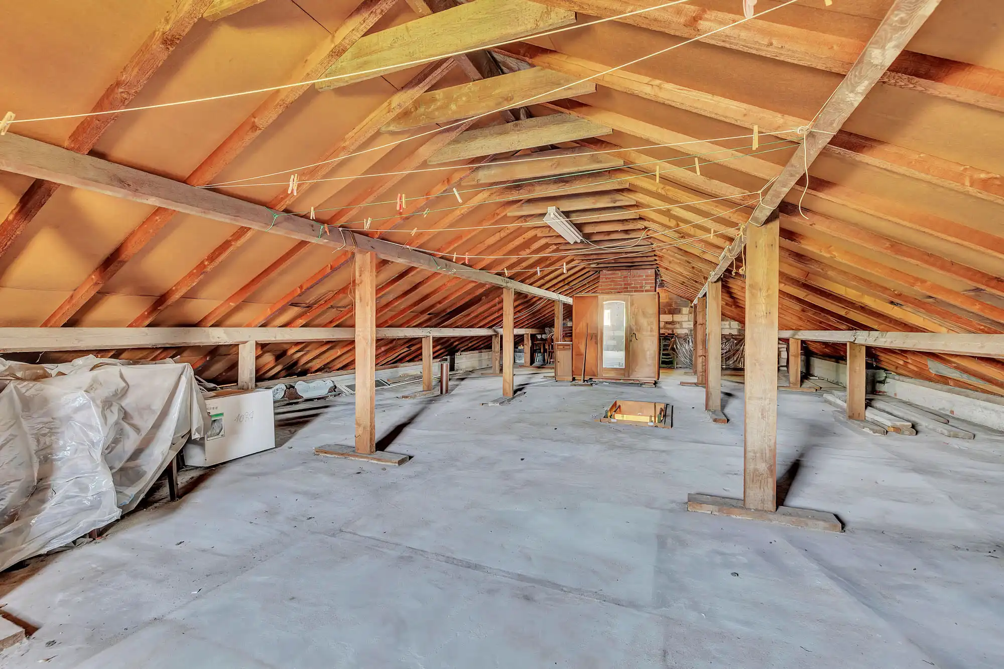 Te renoveren bungalow met zonnige tuin op toplocatie foto 14