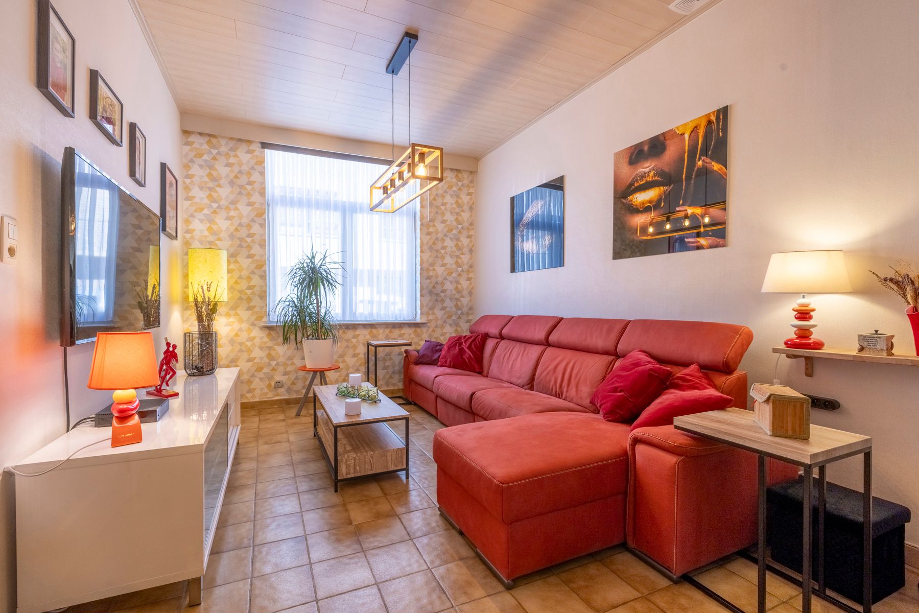 Ruime woning met 5 slpk, garage en zongerichte tuin te koop! foto 6