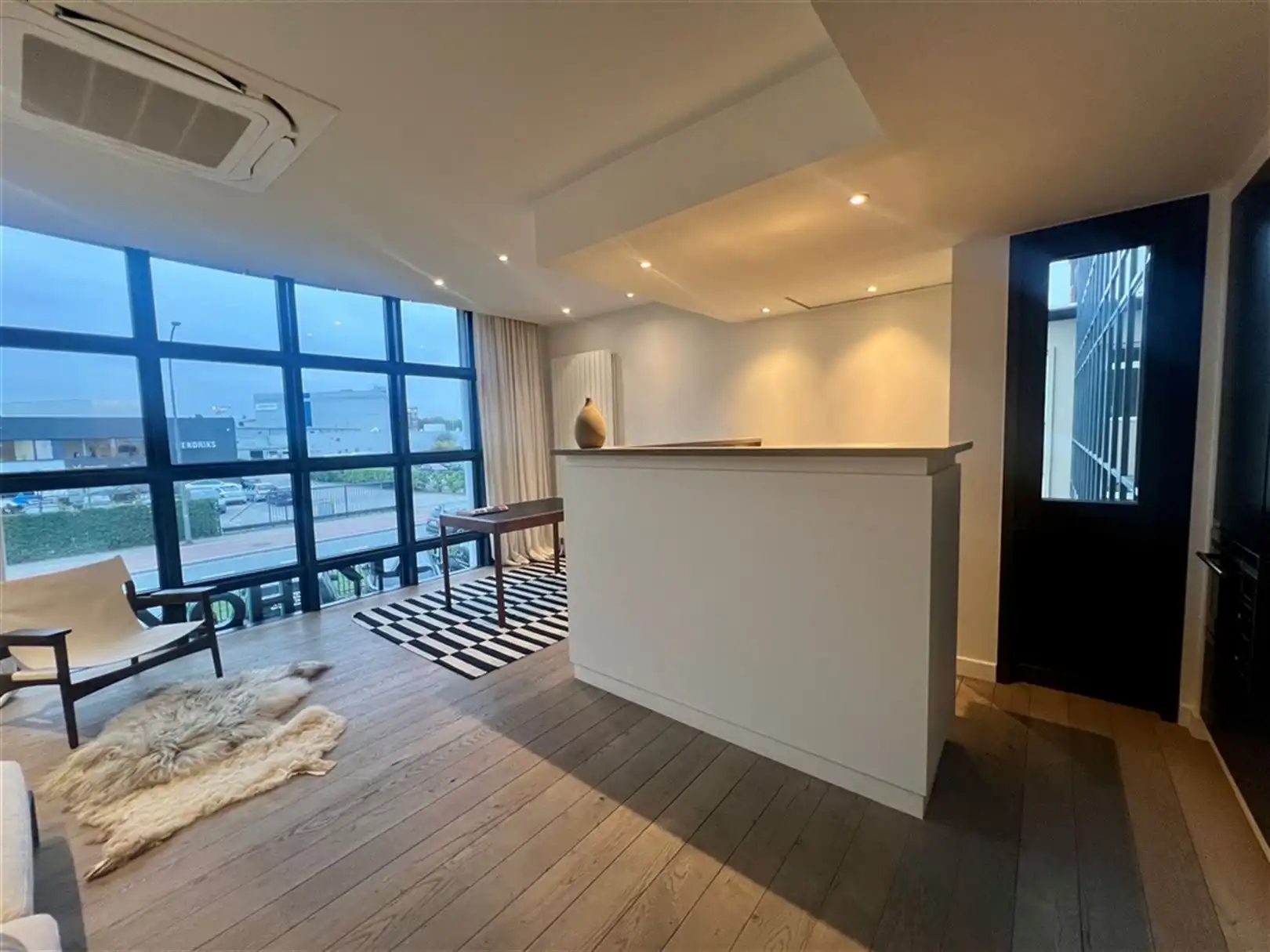 Uitstekend bereikbaar kantoor met werkatelier vlakbij UZ Gent foto 6