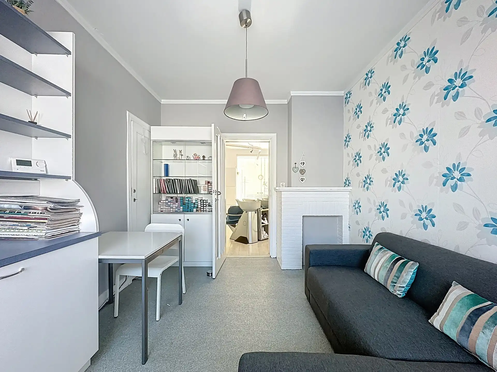 Renovatieproject met potentieel: driegevelwoning met atelier, tuin en parking in hartje Wezembeek-Oppem. foto 7