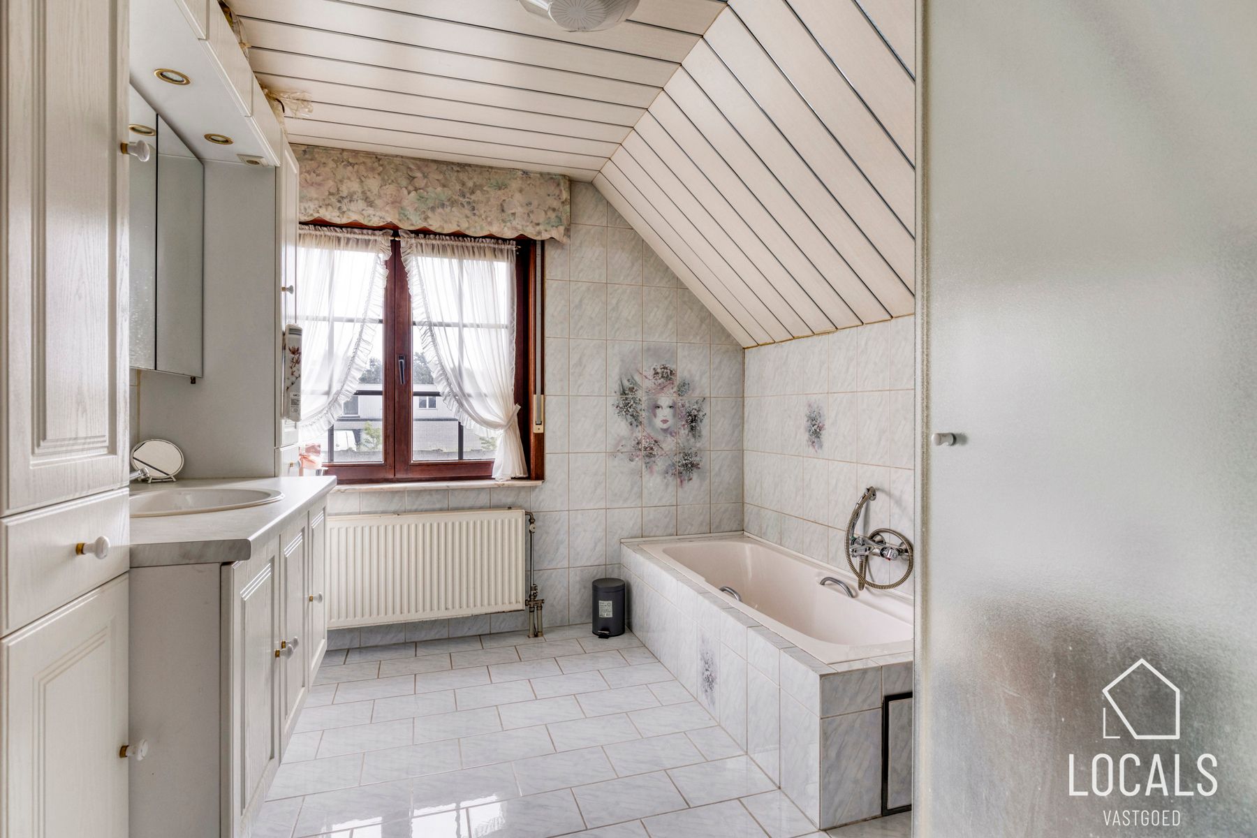 Zeer goed onderhouden ruime open bebouwing te Kerksken foto 19