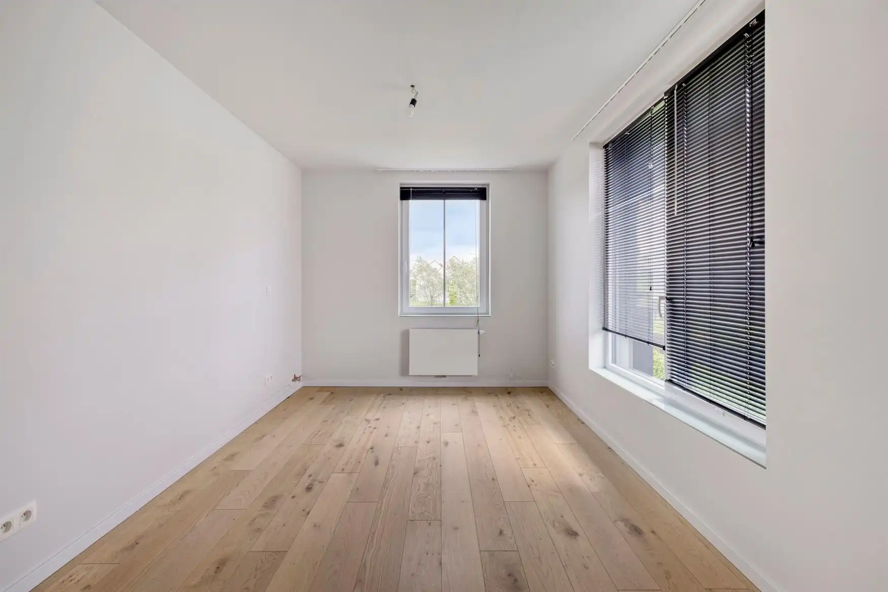 Nieuwbouwwoning op gunstige locatie foto 8