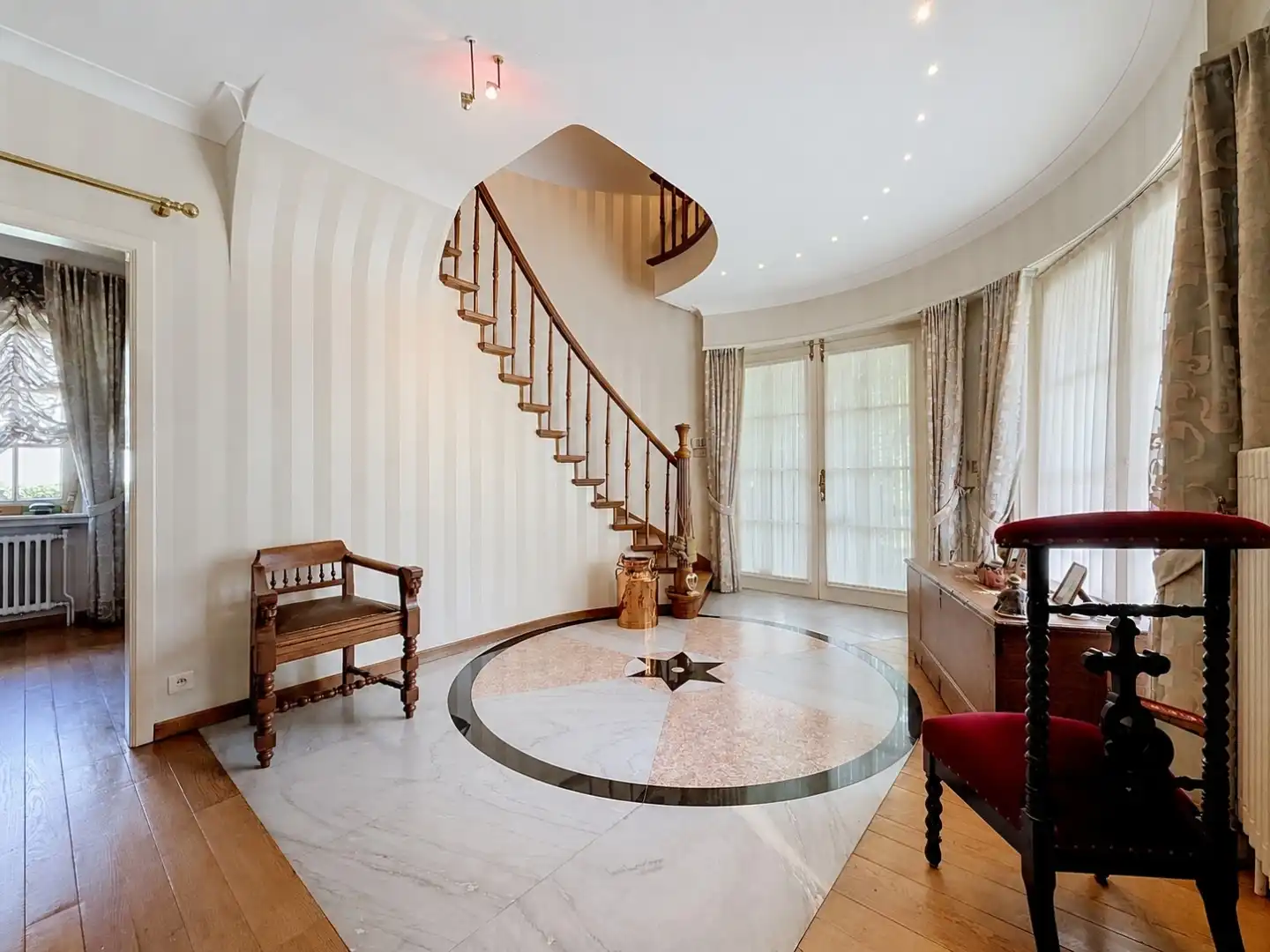 Karaktervolle villa in residentiële villa-wijk Simli foto 10