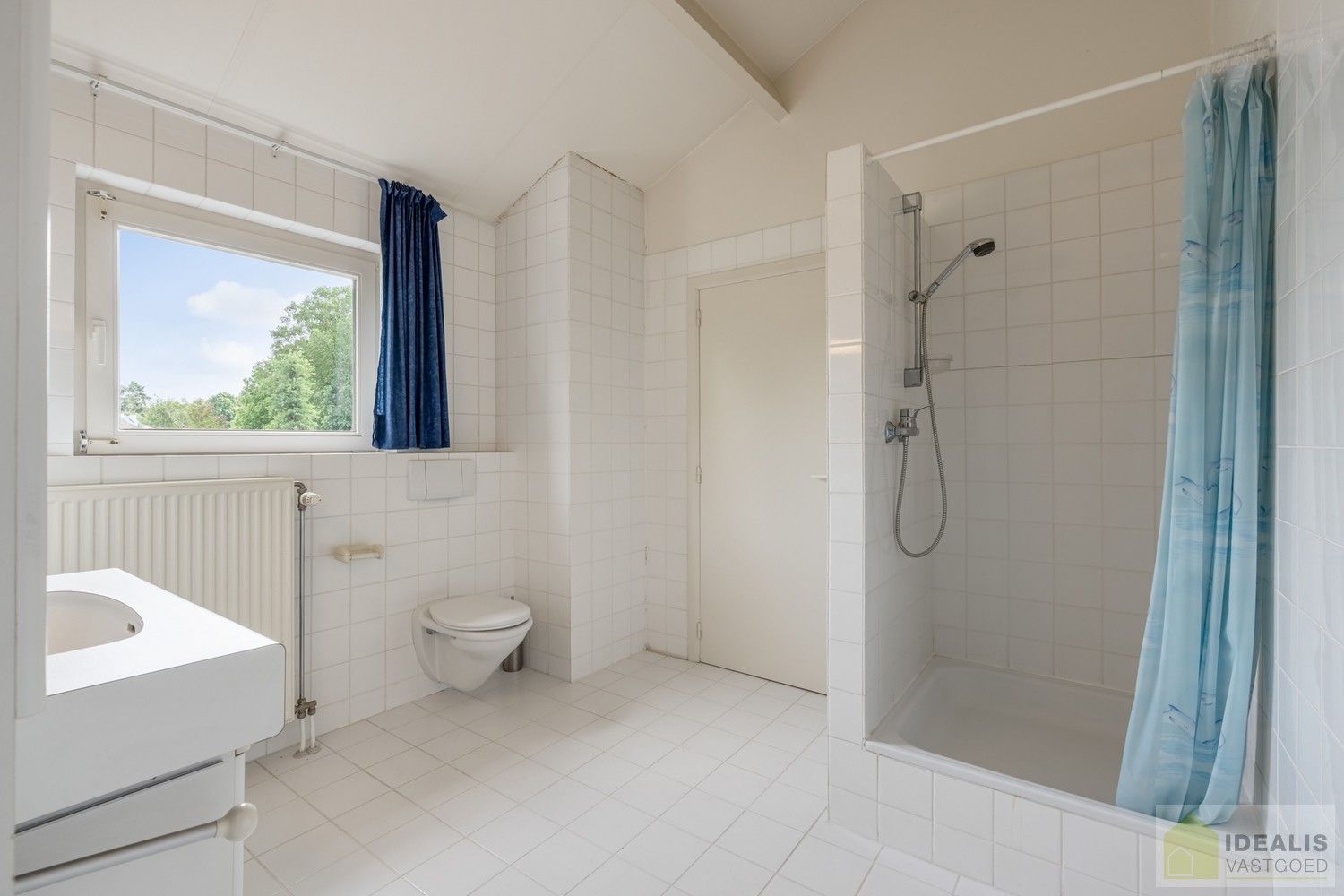 PERFECT ONDERHOUDEN VILLA OMRINGD DOOR PRACHTIGE TUIN OP UNIEKE EN GEGEERDE PLEK IN HARTJE ACHEL! foto 23