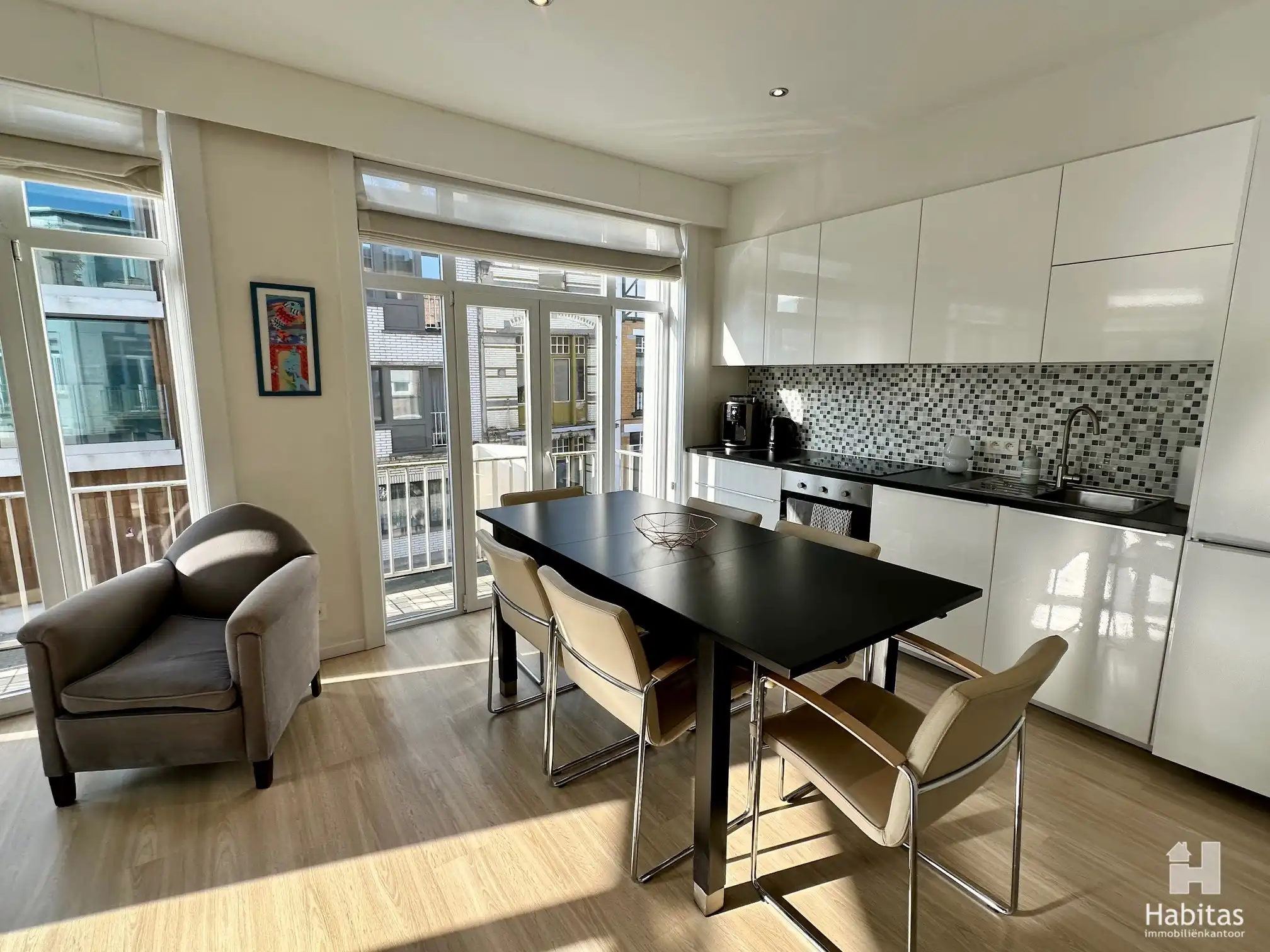 Bijzonder zonnig hoekappartement foto 4