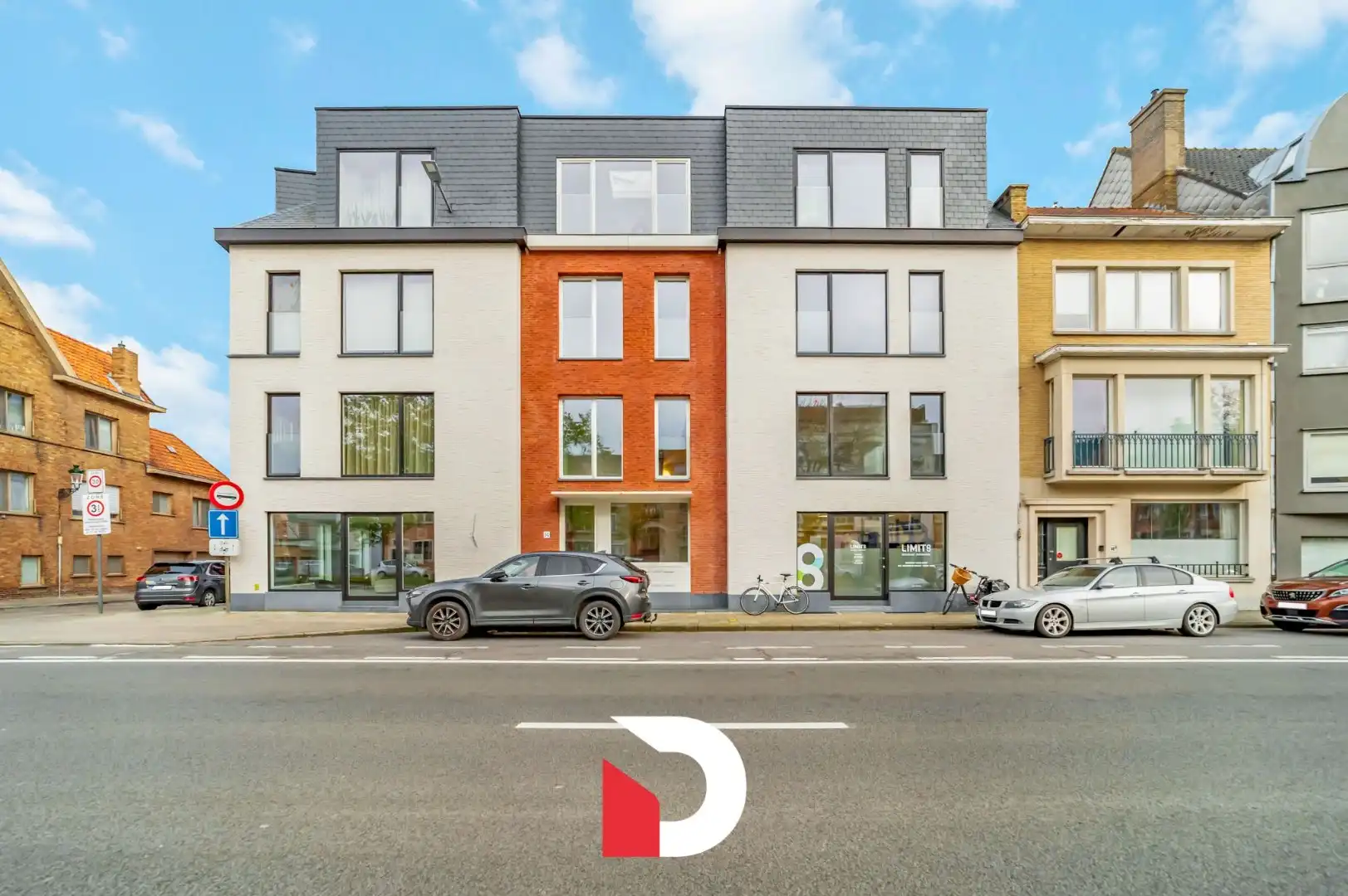 Instapklaar hoekappartement met 2 slk label A en ruim terras centrum Brugge foto {{pictureIndex}}