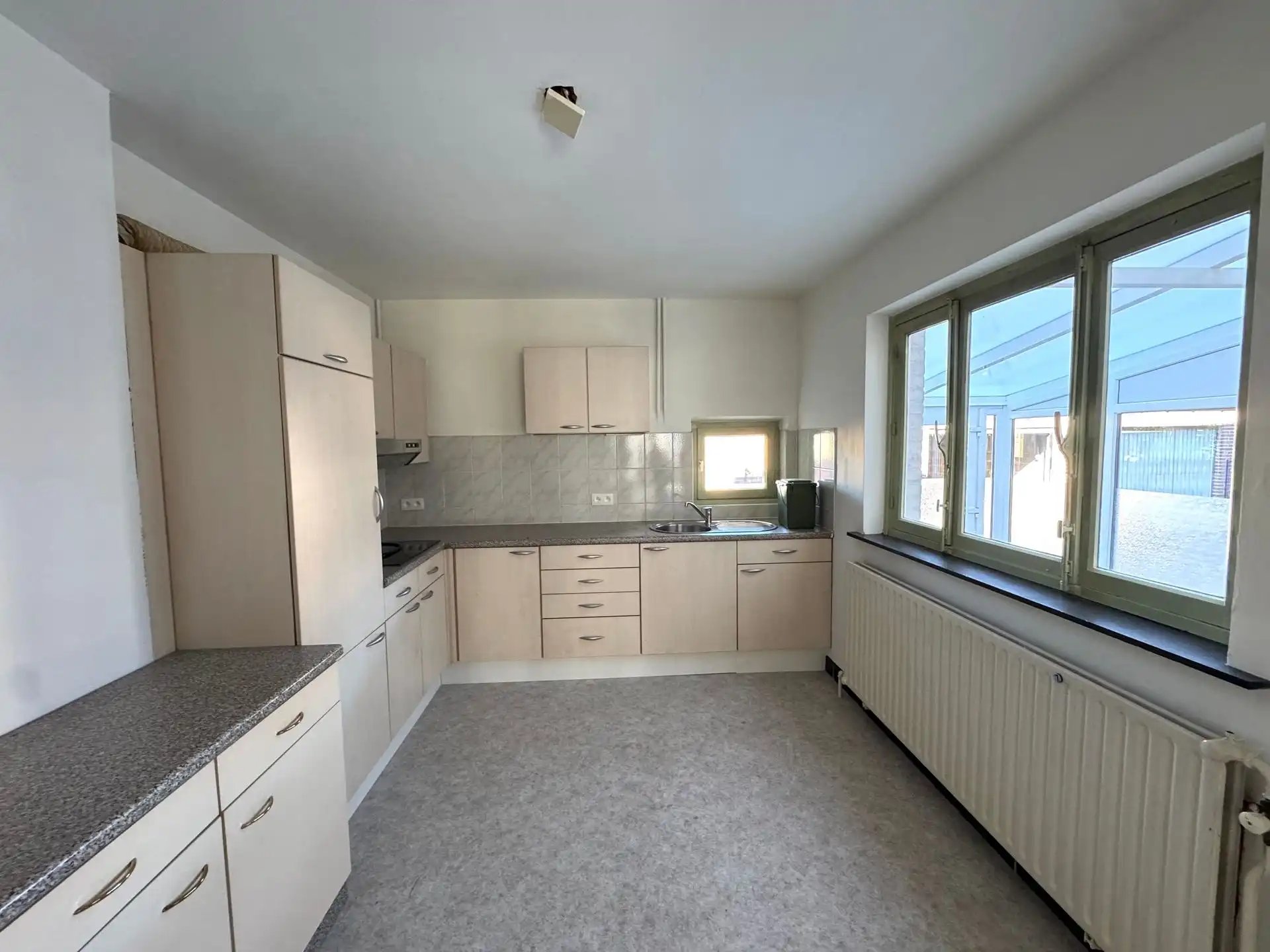 Gesloten bebouwing op rustige locatie in Maasmechelen foto 3