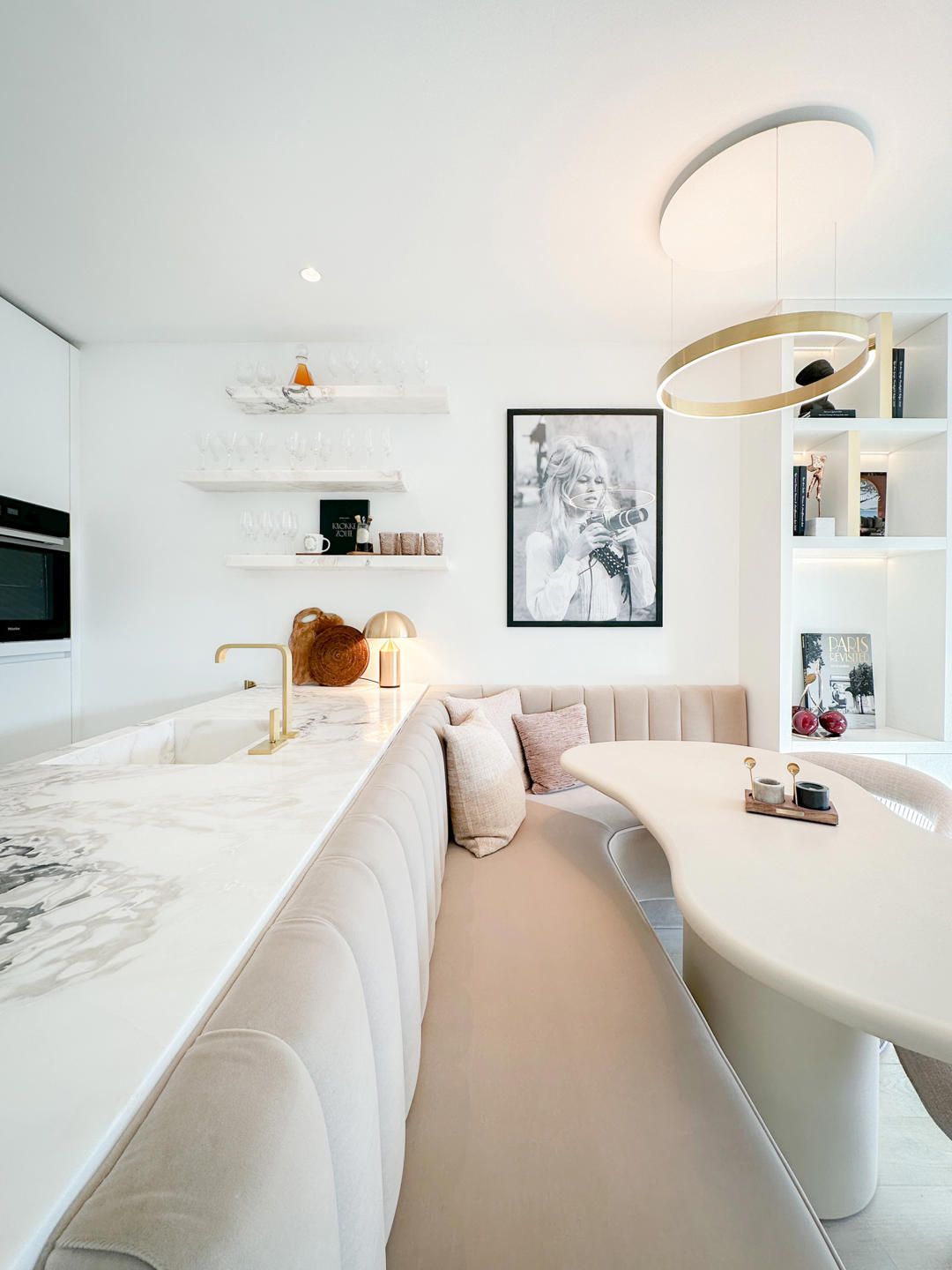 Subliem nieuwbouwappartement in het Zoute met zonnig terras foto 10