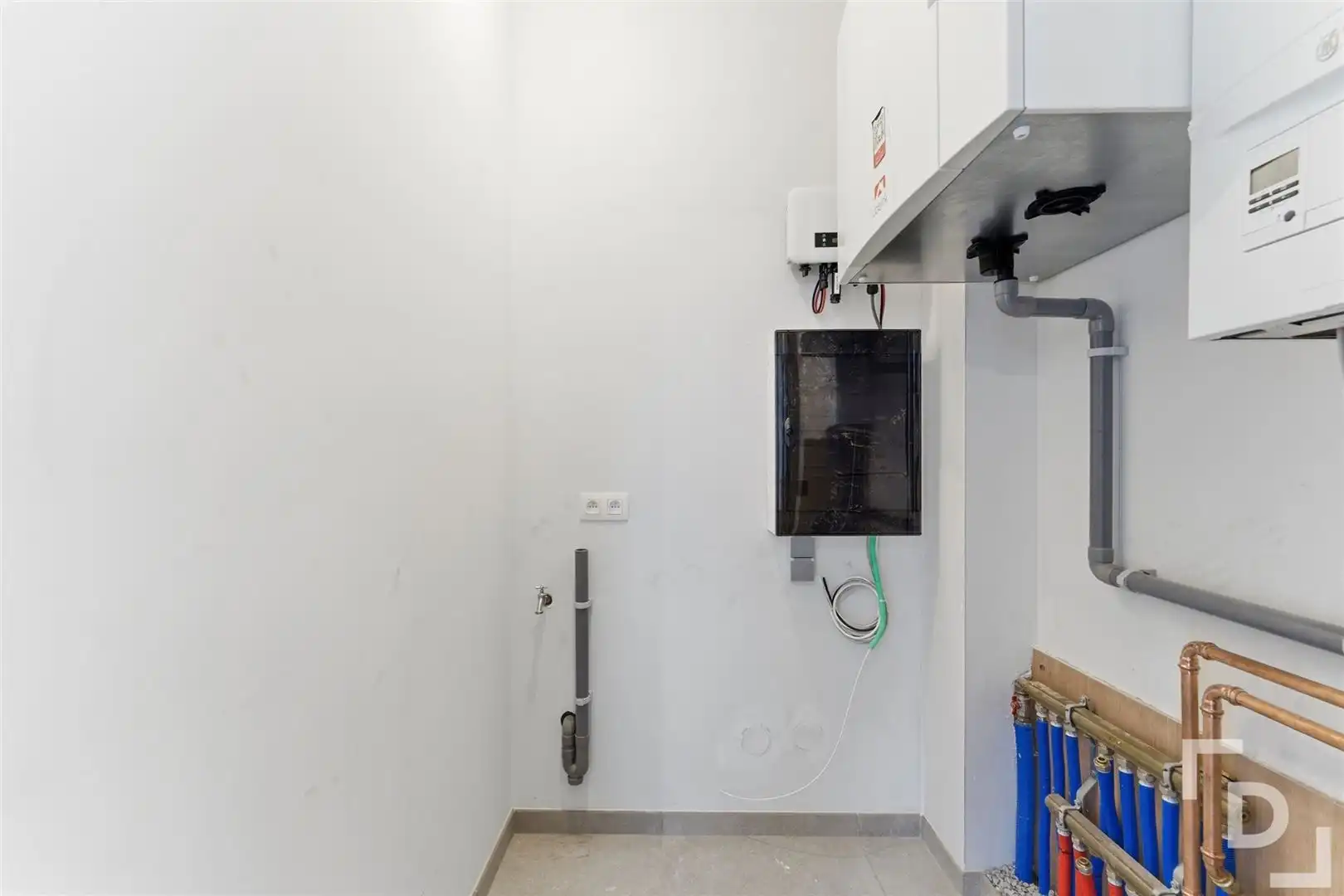 Instapklare nieuwbouwappartement te koop op toplocatie in centrum Ieper. foto 30