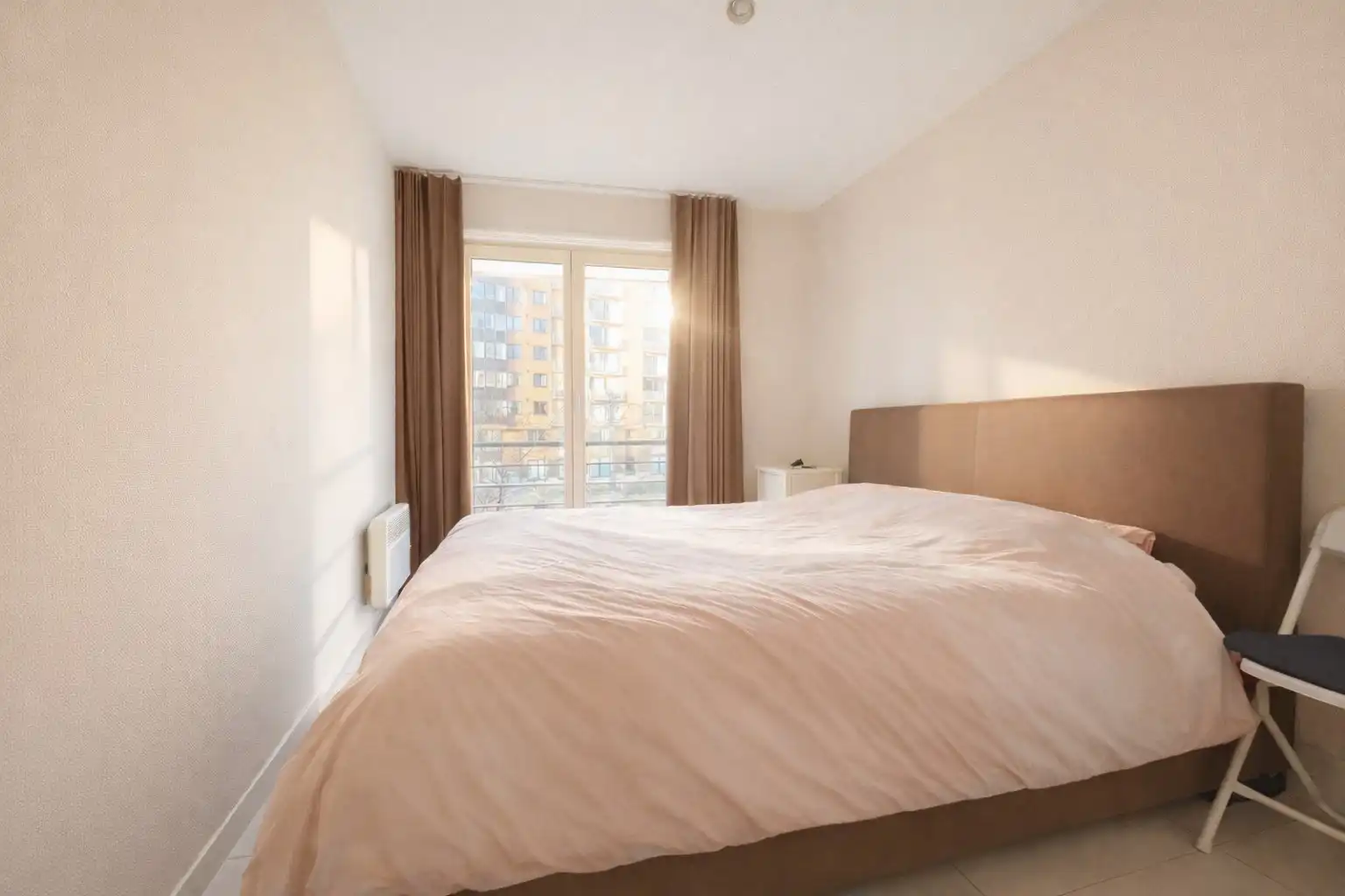 Bemeubeld hoekappartement met 2 slaapkamers  foto 10