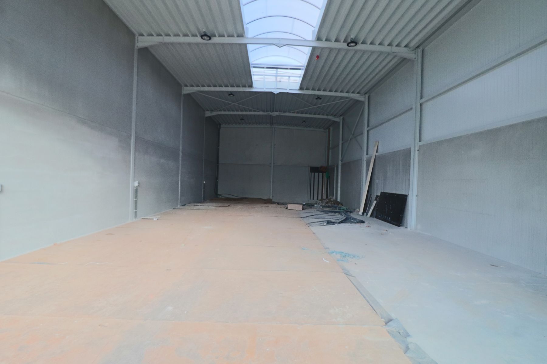 Een nieuwbouw opslag- / bedrijfsruimte van 275 m². foto 3