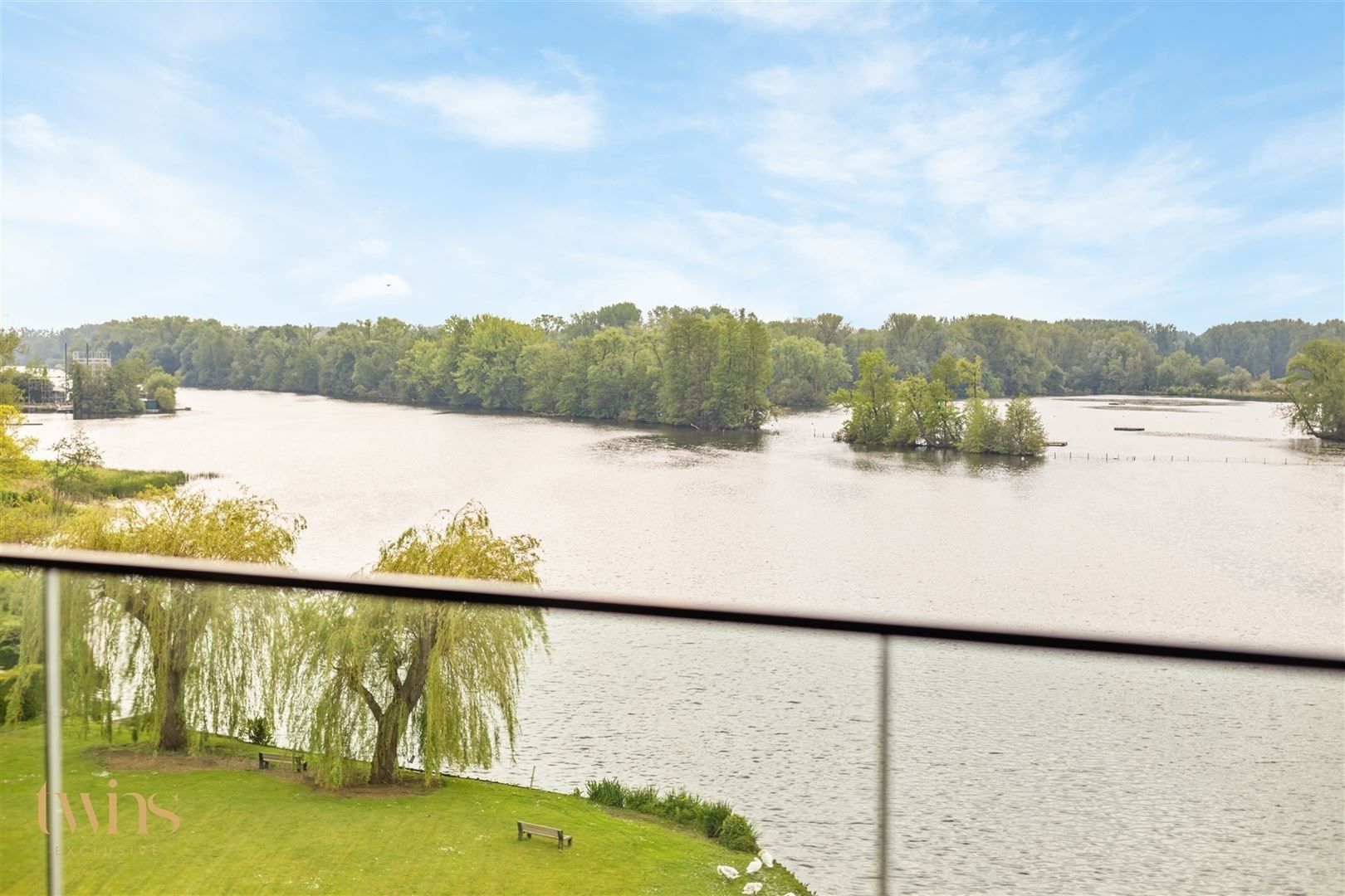 Prachtige penthouse aan het Donkmeer in Berlare! | Boek uw afspraak. foto 12