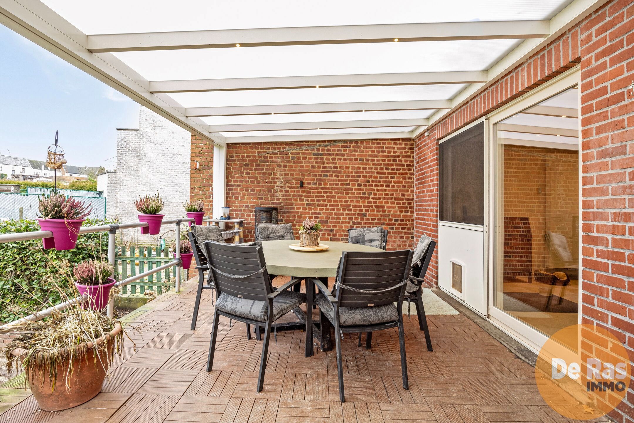 HILLEGEM - Bel étage met 5 slaapkamers en grote tuin foto 10