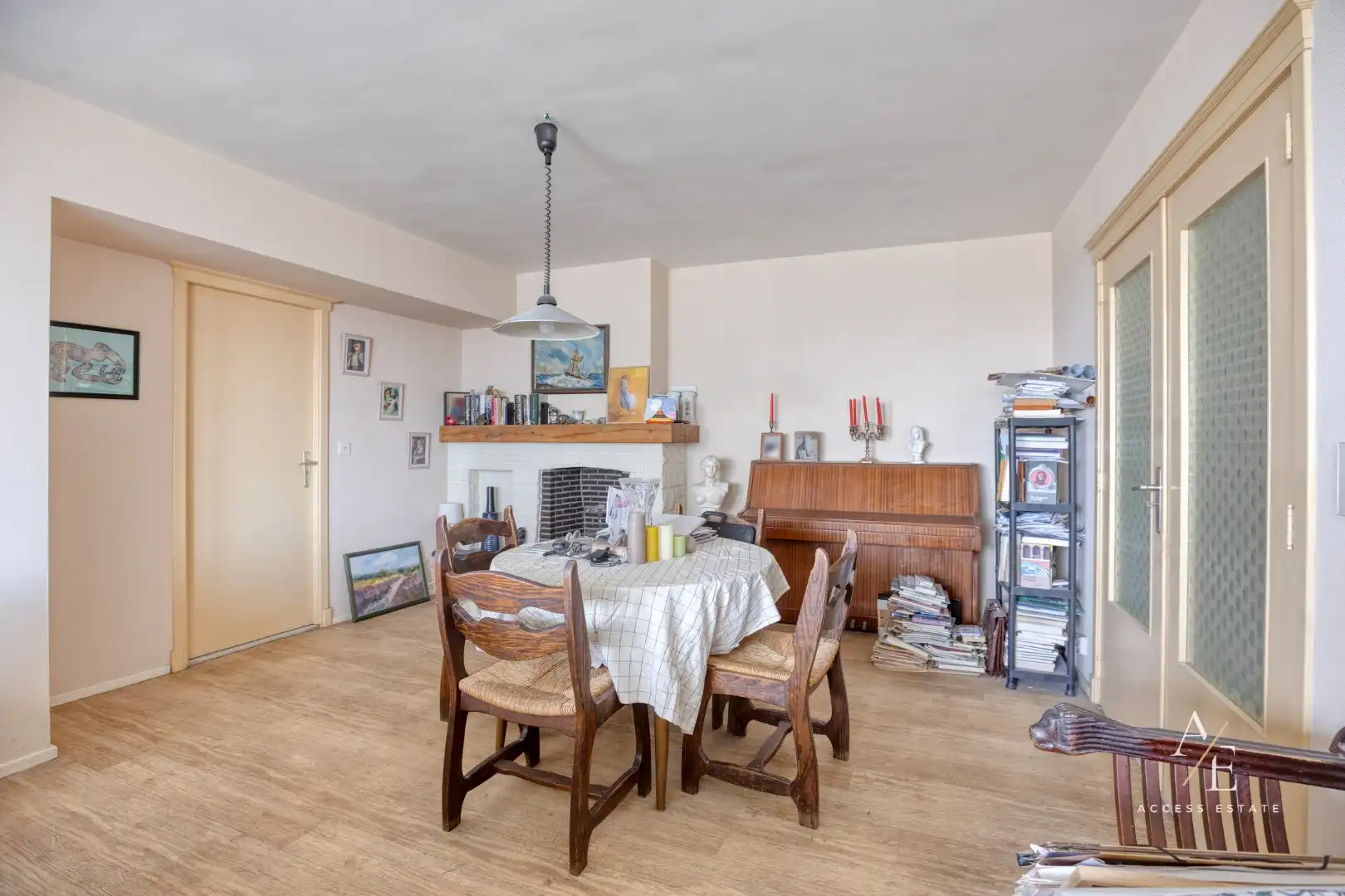 GENT - Te renoveren appartement (2slk.) met groot terras en ver uitzicht over het stadscentrum foto 4