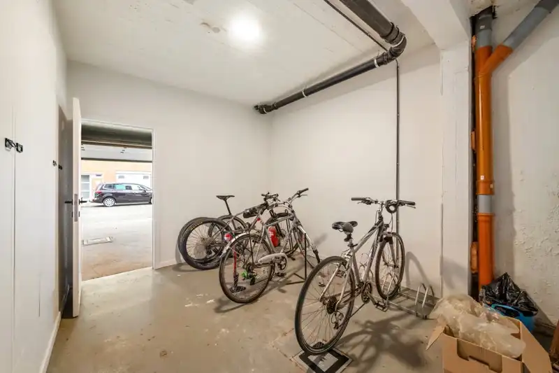 APPARTEMENT MET GARAGE foto 15