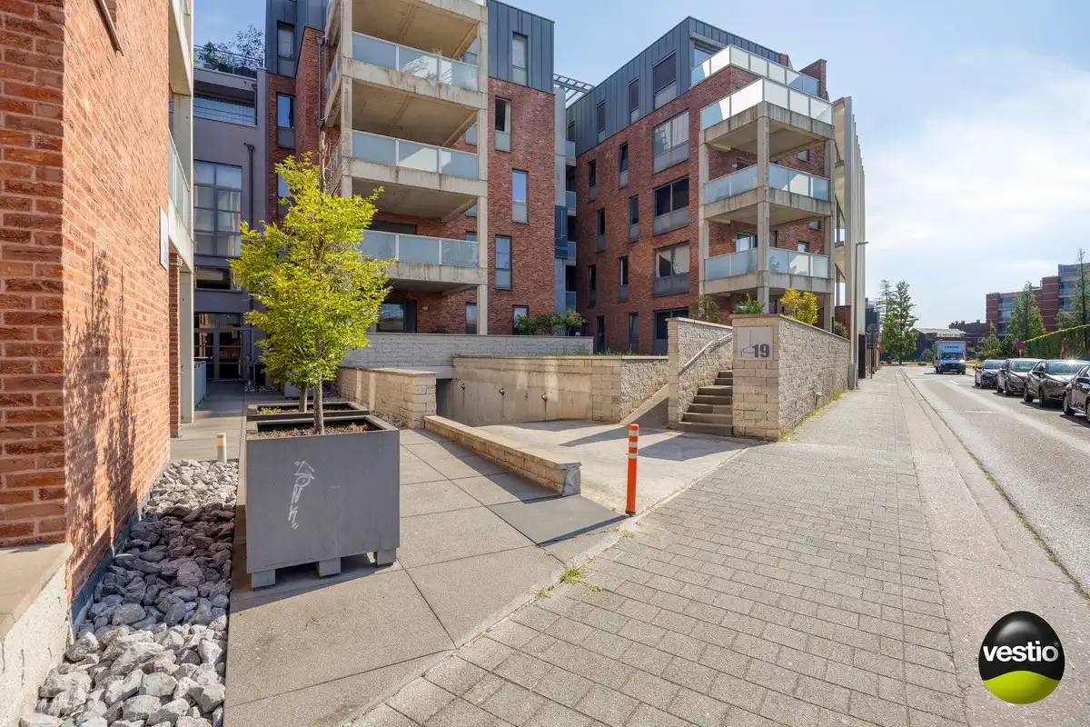 Instapklaar gelijkvloers appartement met uitzonderlijk groot terras op toplocatie in Hasselt foto 17
