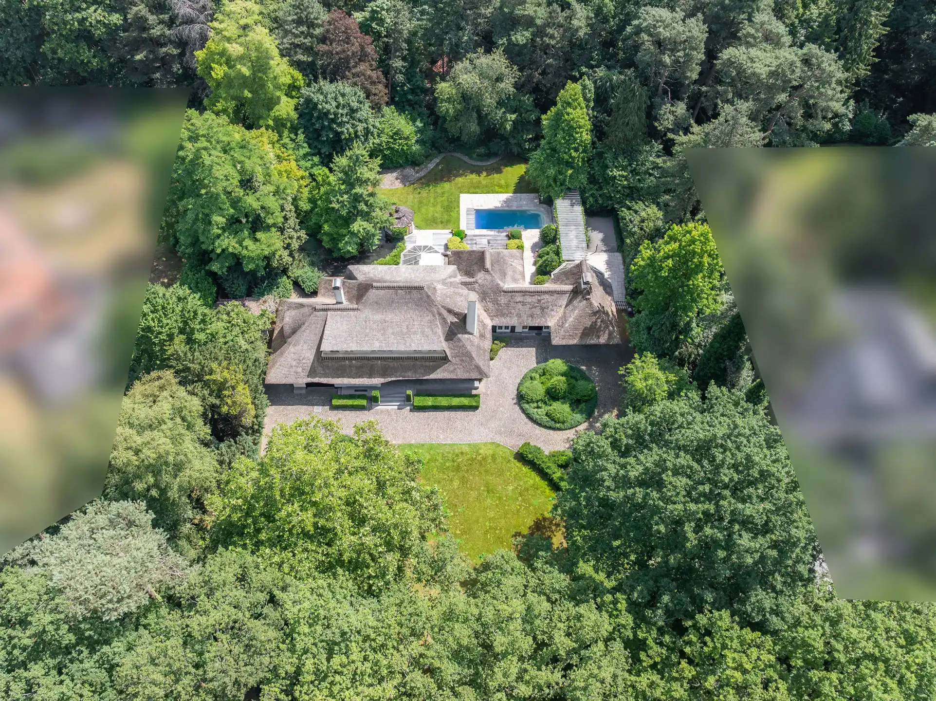 Instapklare villa op een riant perceel van 3.750 m² foto 2