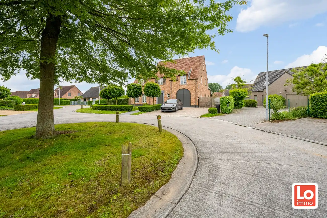 Instap klare open woning met inpandige garage en zonnige tuin op een toplocatie nabij het centrum van Lochristi! foto 32