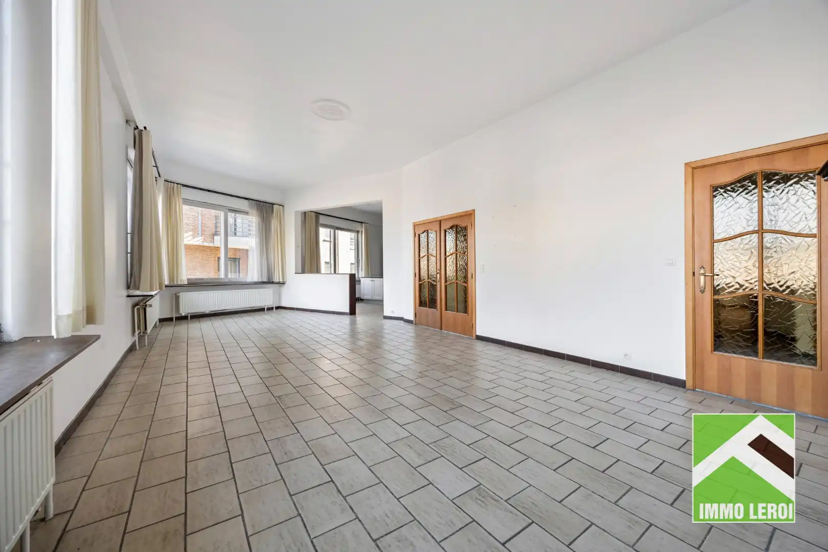 Zeer ruim gelijkvloers appartement met groot terras en tuin - centrum Tongeren foto 4