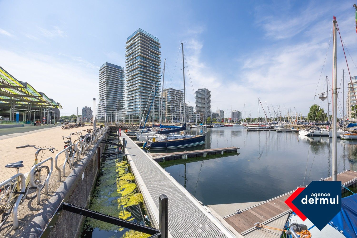 RESIDENTIE SKY TOWER II foto {{pictureIndex}}