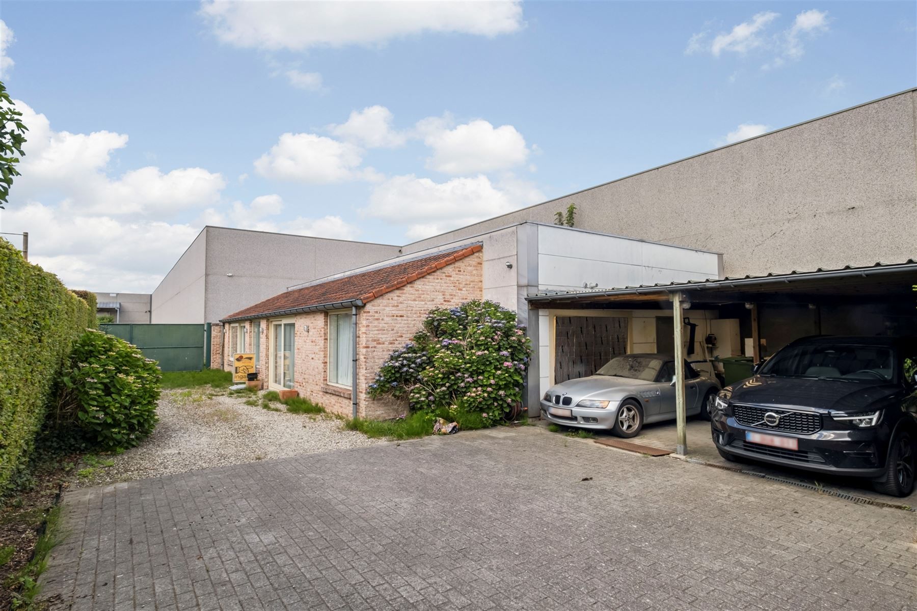Ruime woning met praktijkruimte, magazijn  in het centrum foto 11