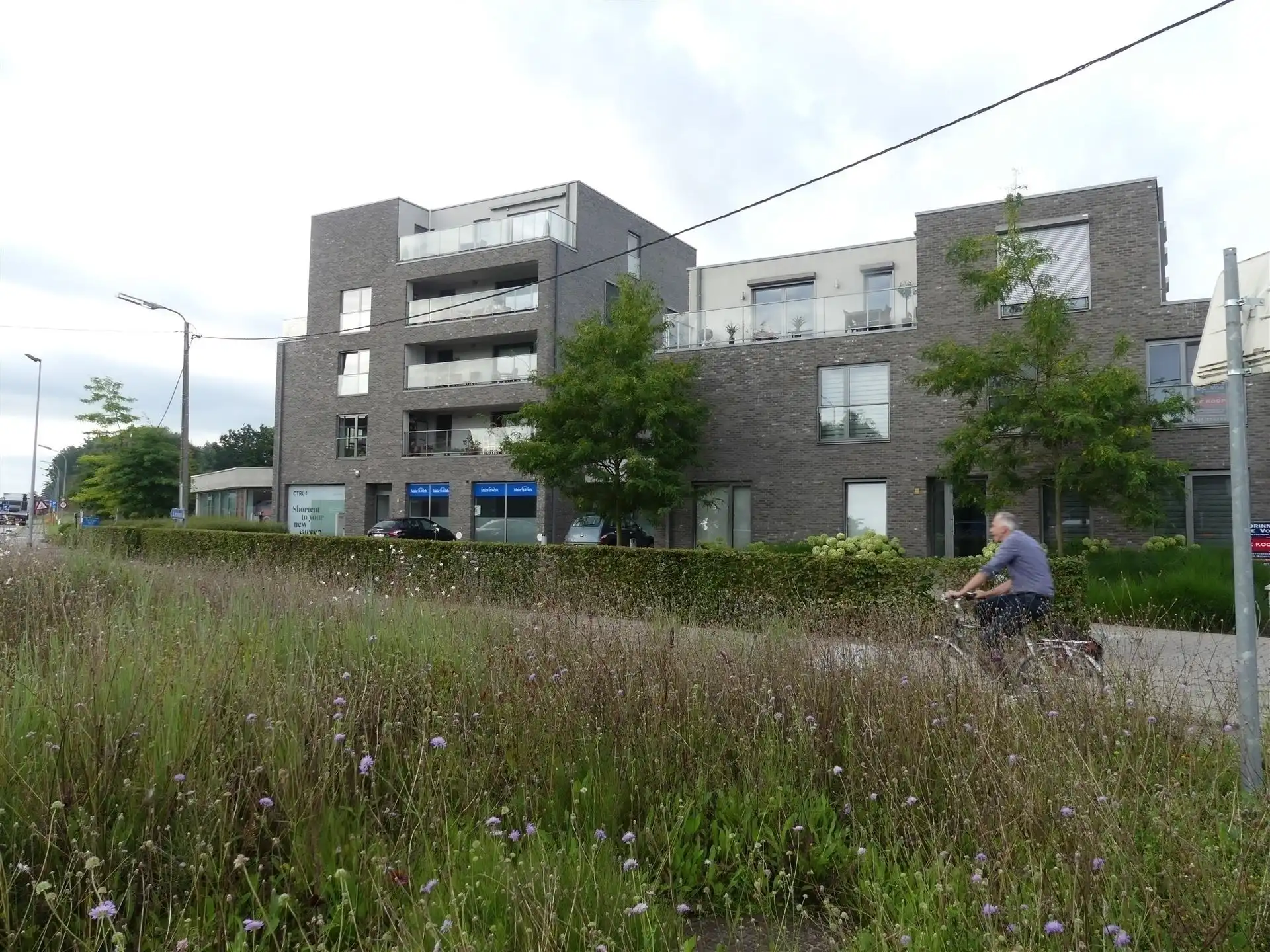 Topligging ! Appartement met 3 slaapkamers, staanplaats en kelder! foto 2
