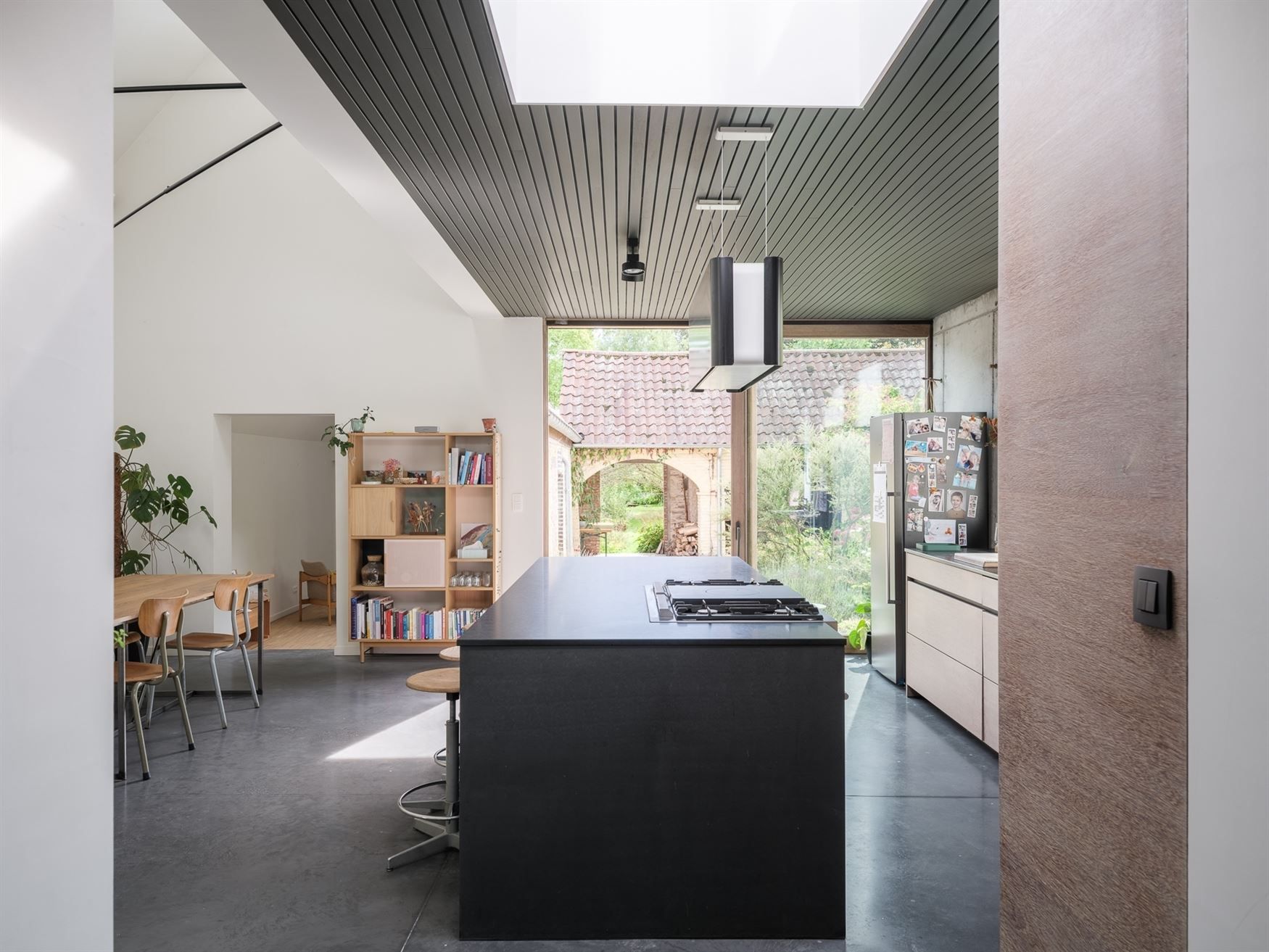 Unieke karaktervolle woning met moderne afwerking in Bottelare. foto 4