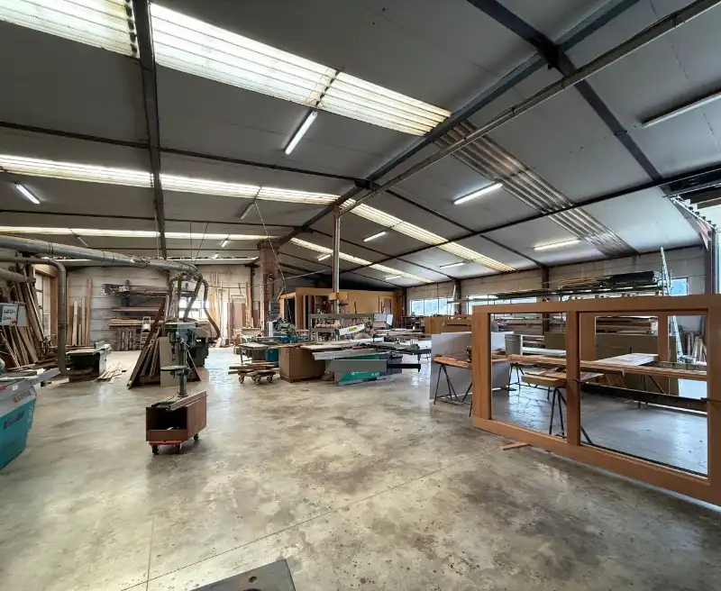 Bedrijfsgebouw met magazijn te koop foto 8