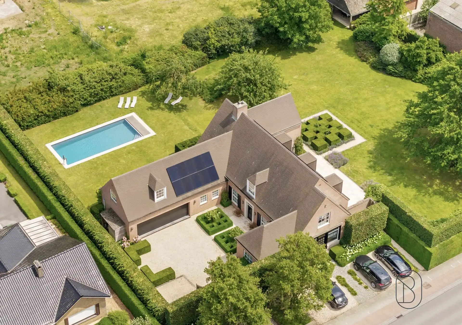 Exclusieve villa met praktijk/kantoor en prachtige tuin foto 5