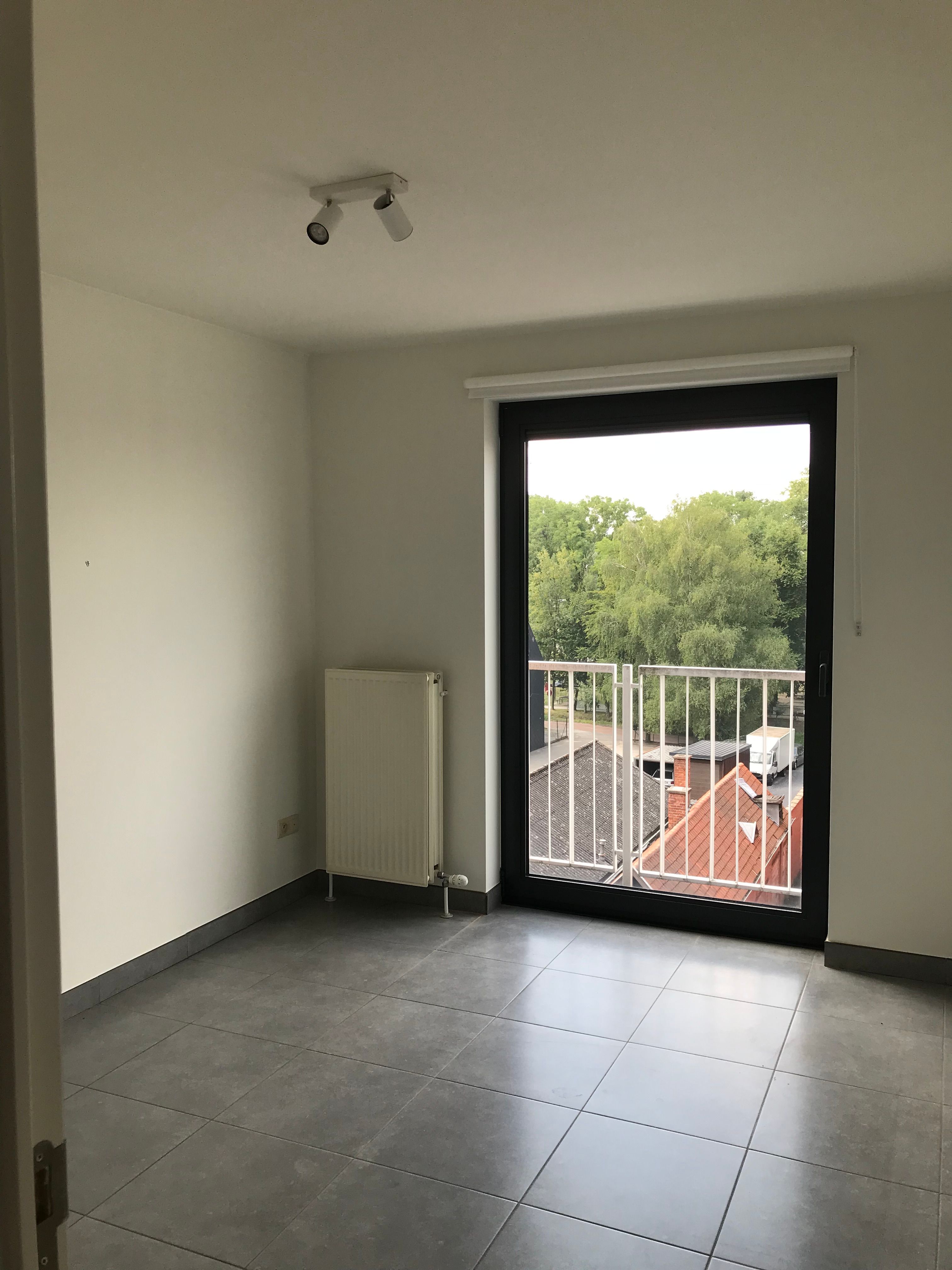 Instapklaar, nieuw geschilderd, ruim 2 slpk appartement foto 17