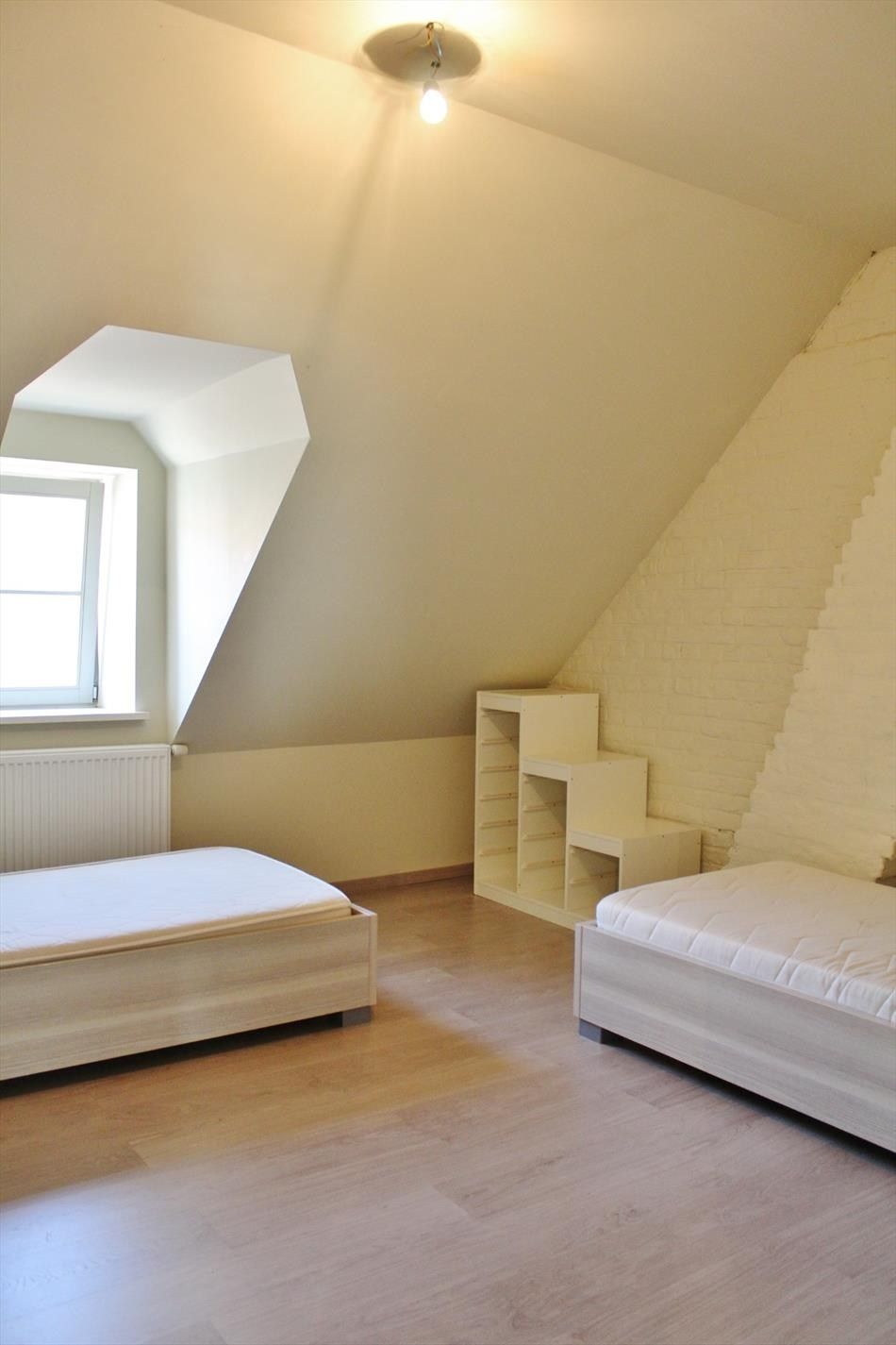 Karaktervolle herenwoning met dubbele garage in het centrum foto 11
