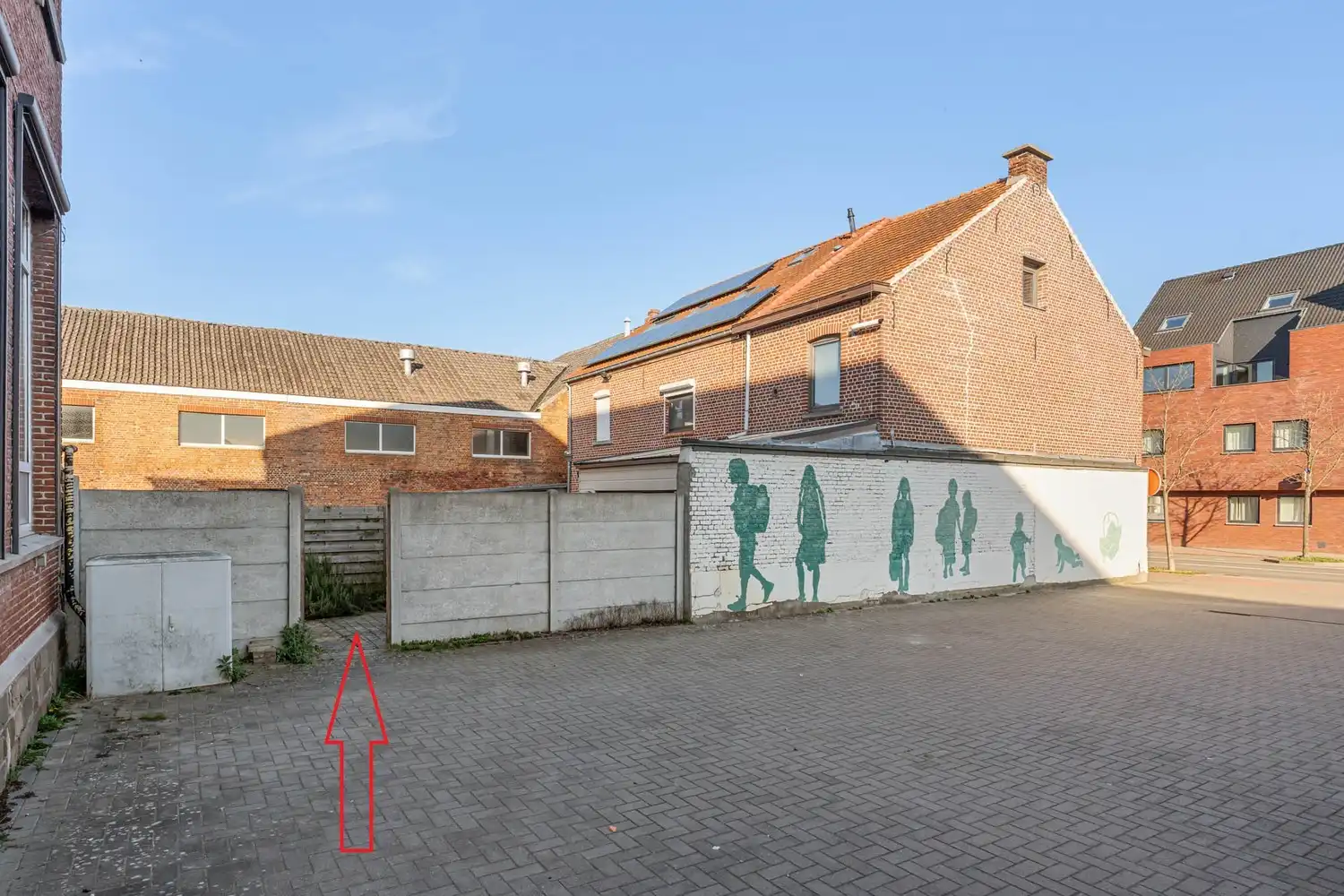Goed gelegen halfopen bebouwing met 3 slaapkamers en een tuin met een poortje naar de straat te Wilsele! foto 9