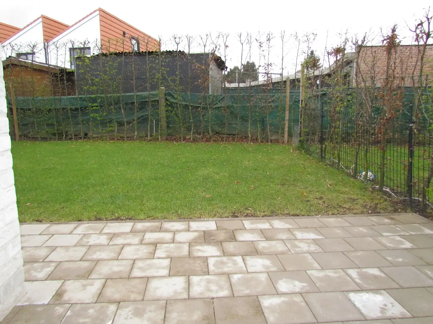 PRACHTIG GELIJKVLOERS MET TERRAS EN TUIN foto 11