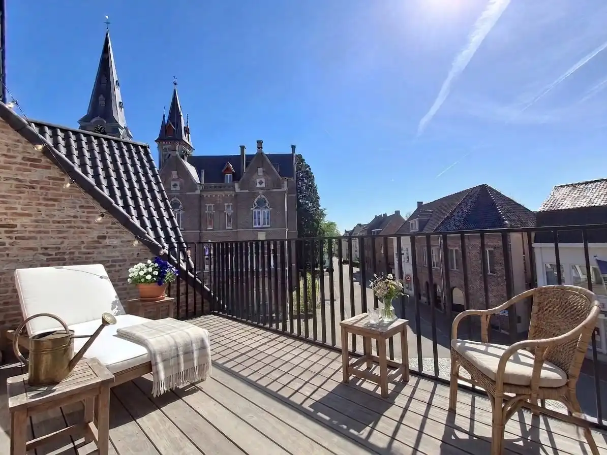 LICHTRIJK DUPLEXAPPARTEMENT MET 2 SLPKS | TERRAS EN AUTOSTAANPLAATS IN RUISELEDE foto 10